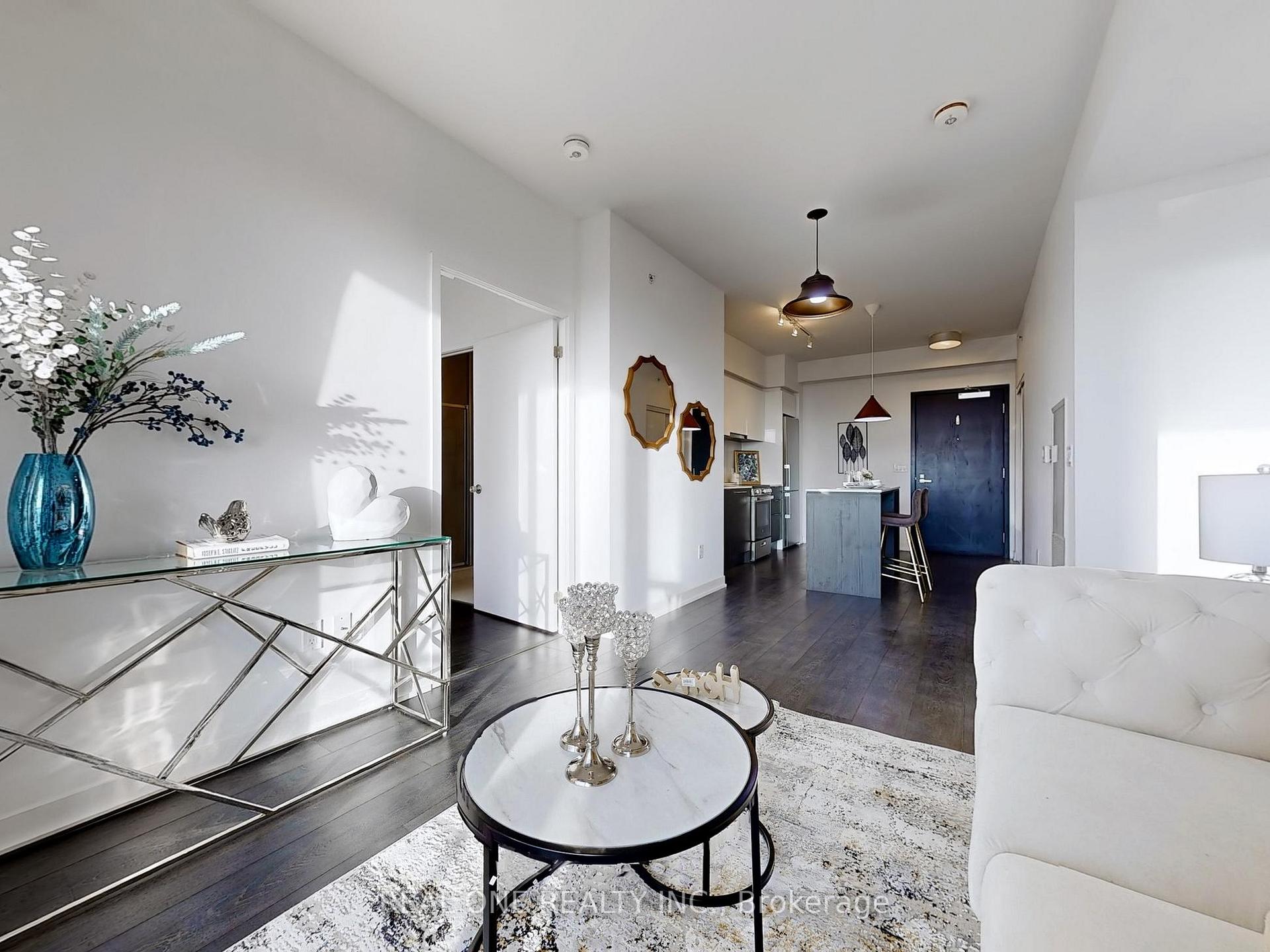 2 Bedrooms Condo at 31 Tippett,  Toronto For sale