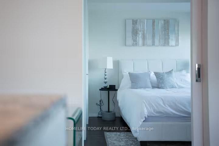 2 Bedrooms Condo at 8 Charlotte, Toronto For sale