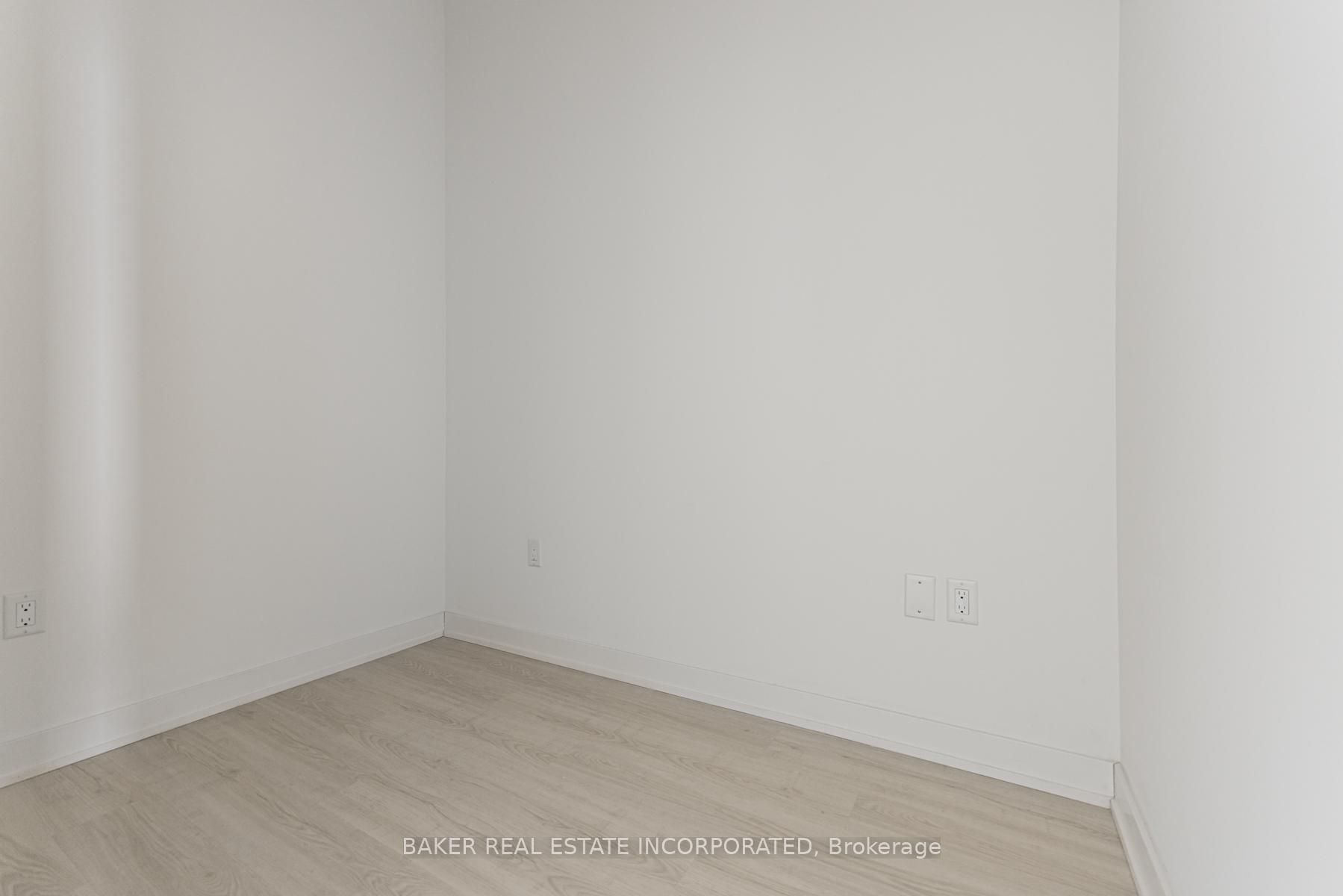 3 Bedrooms Condo at 3883 Quartz, Mississauga For sale