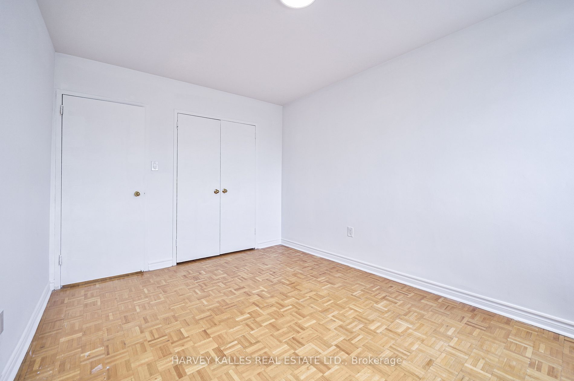 2000 Sheppard Avenue W 411