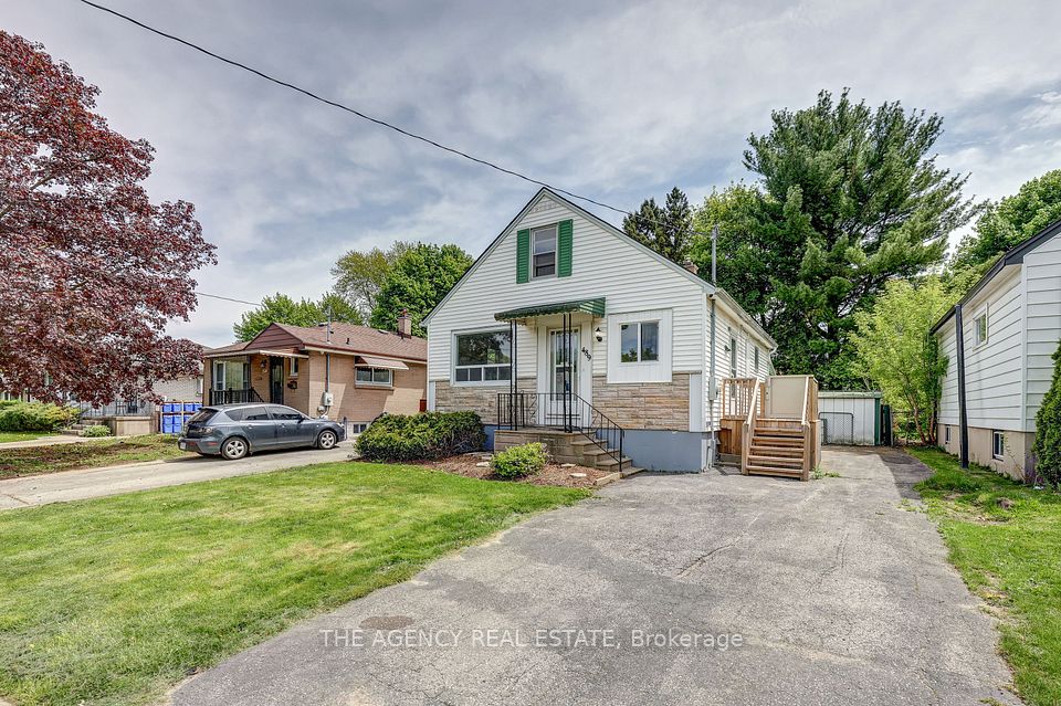 489 Salisbury Street, London East, ON N5Y 3B4