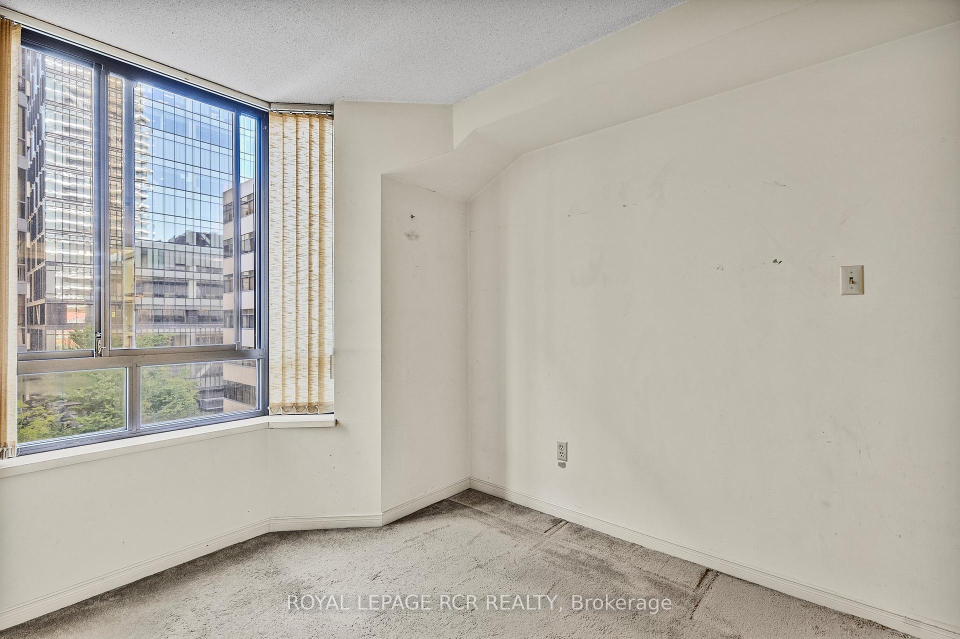 2 Bedrooms Condo at 195 St Patrick, Toronto For sale