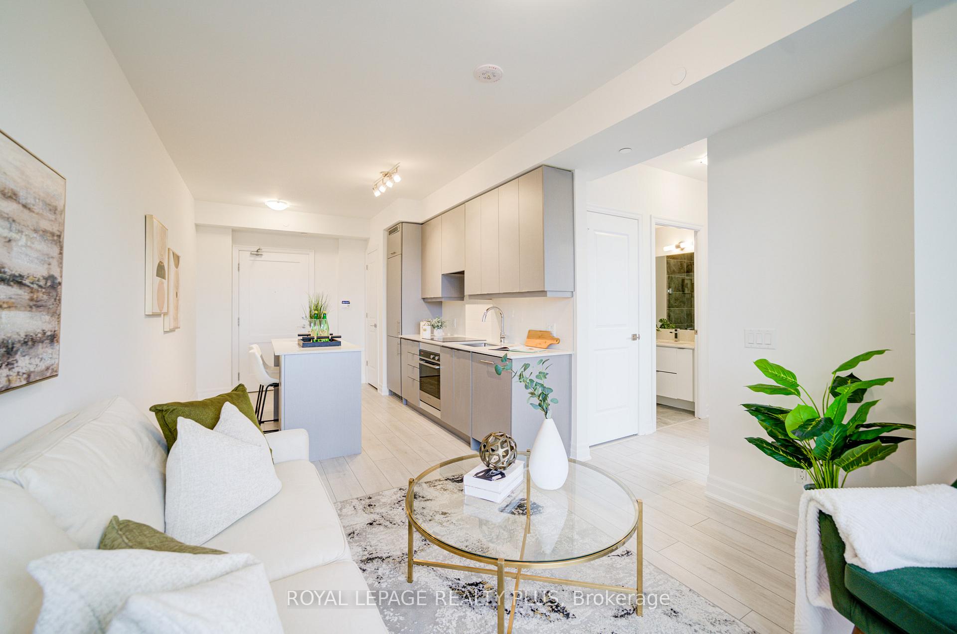 2 Bedrooms Condo at 30 Elm, Mississauga For sale
