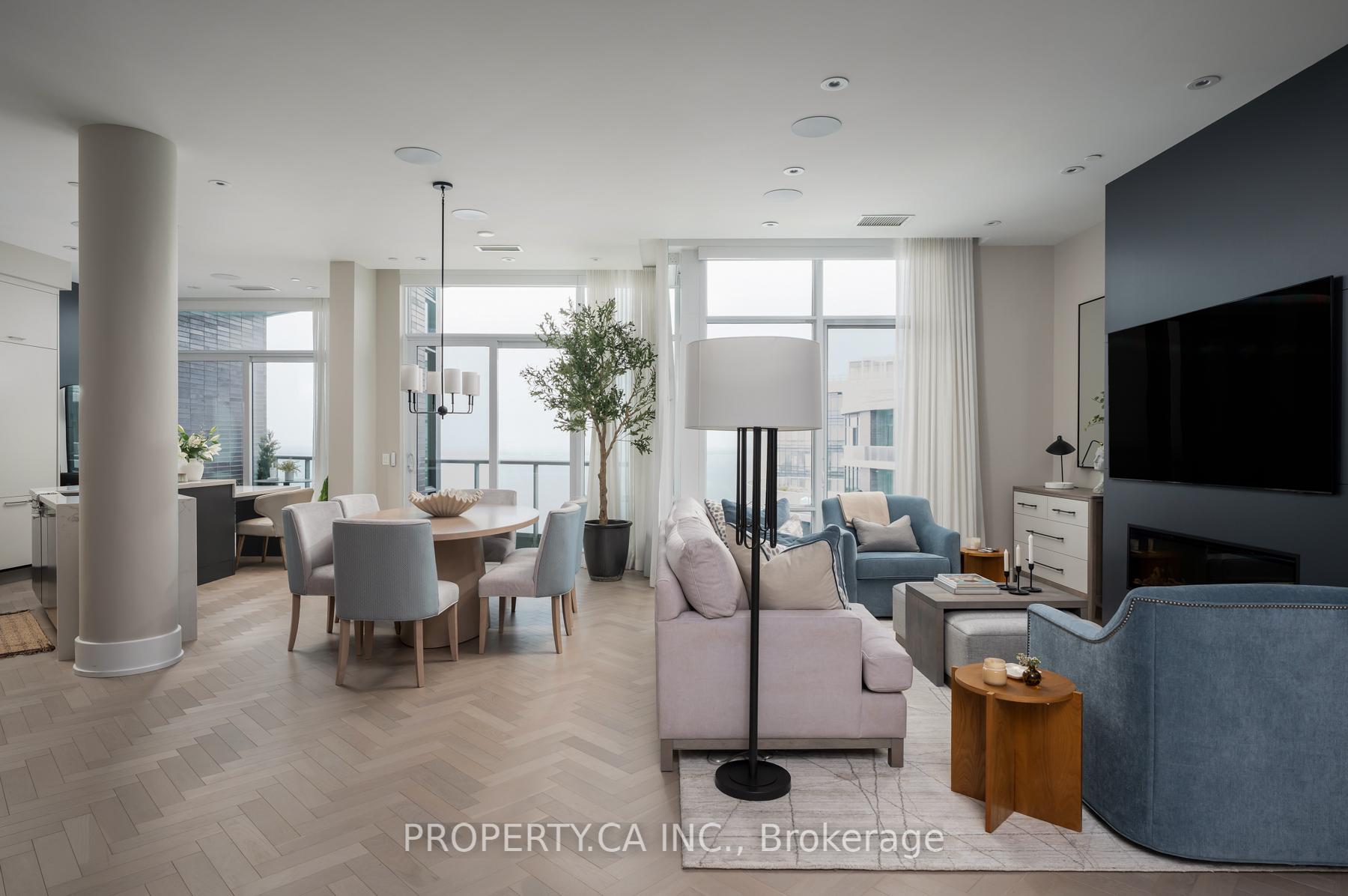3 Bedrooms Condo at 1 Edgewater, Toronto For sale