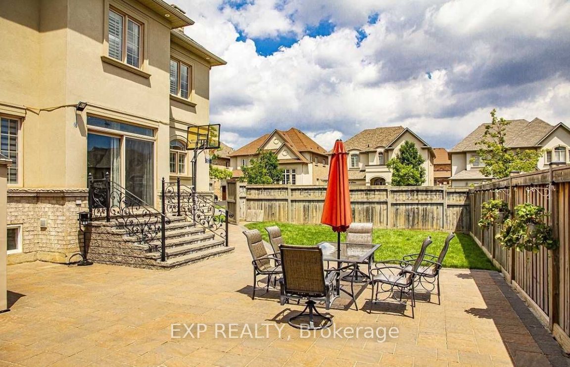 88 Royal West Drive