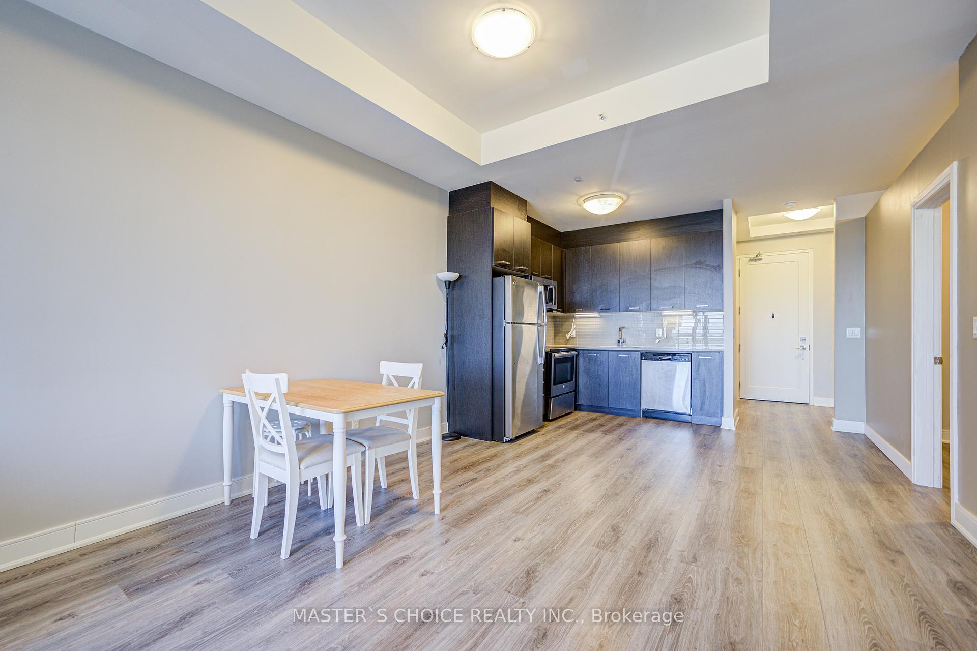 2 Bedrooms Condo at 150 Main, Hamilton For sale