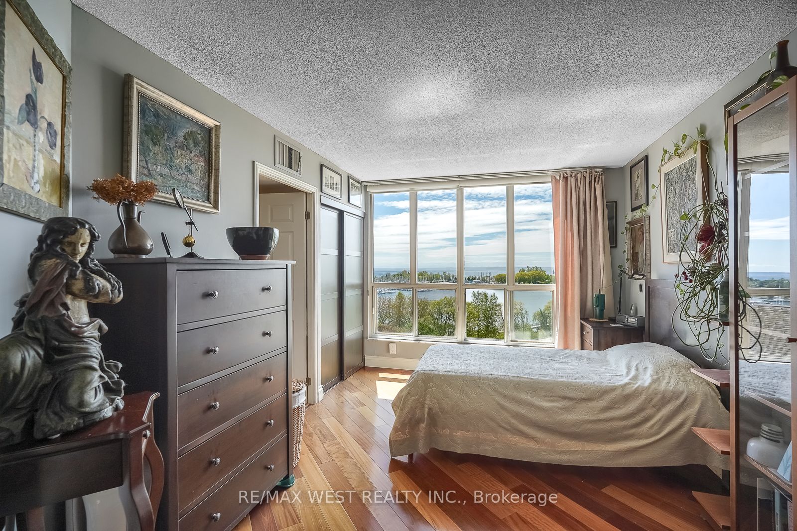 2285 Lake Shore Boulevard W, #602