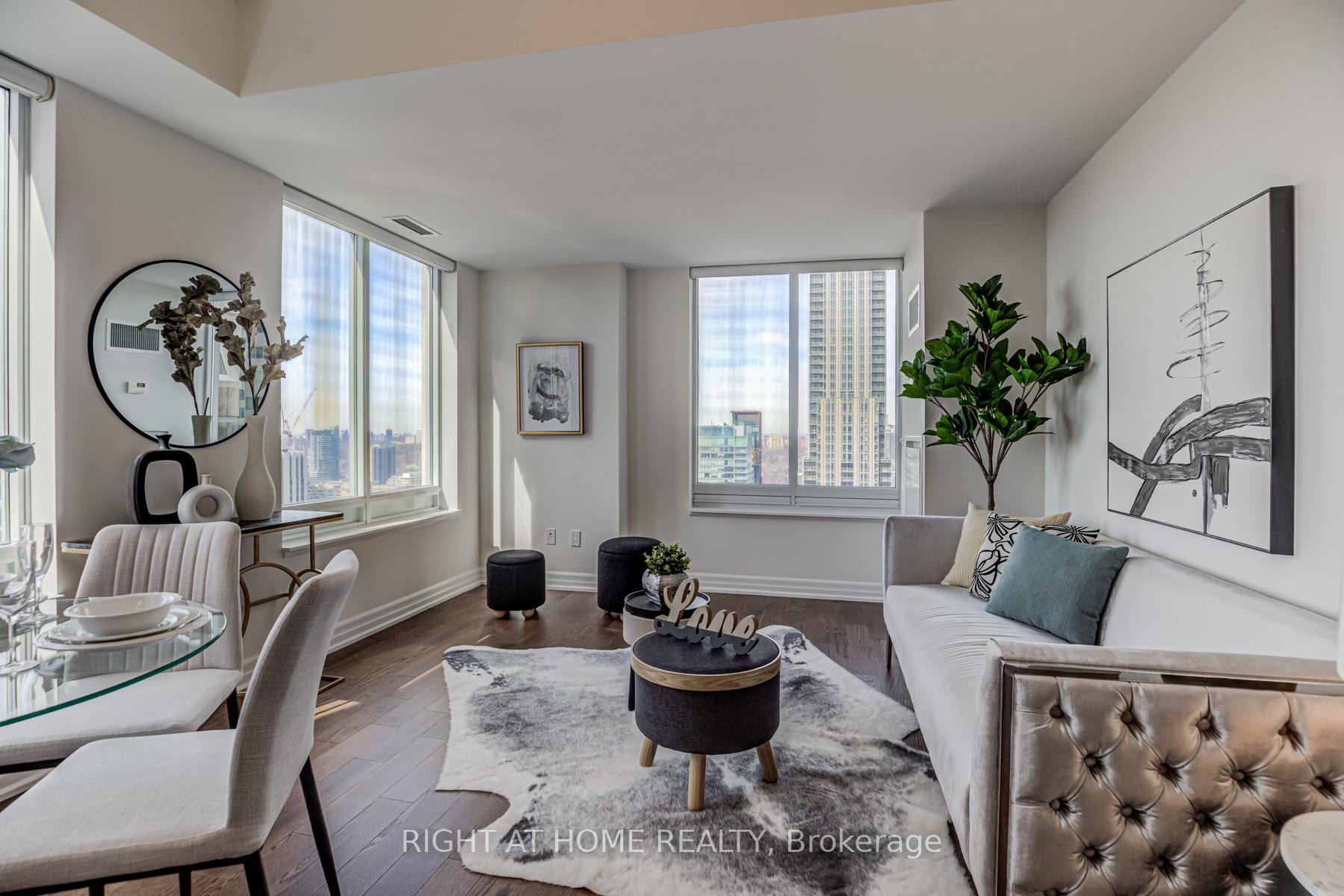 2 Bedrooms Condo at 35 Balmuto,  Toronto For sale