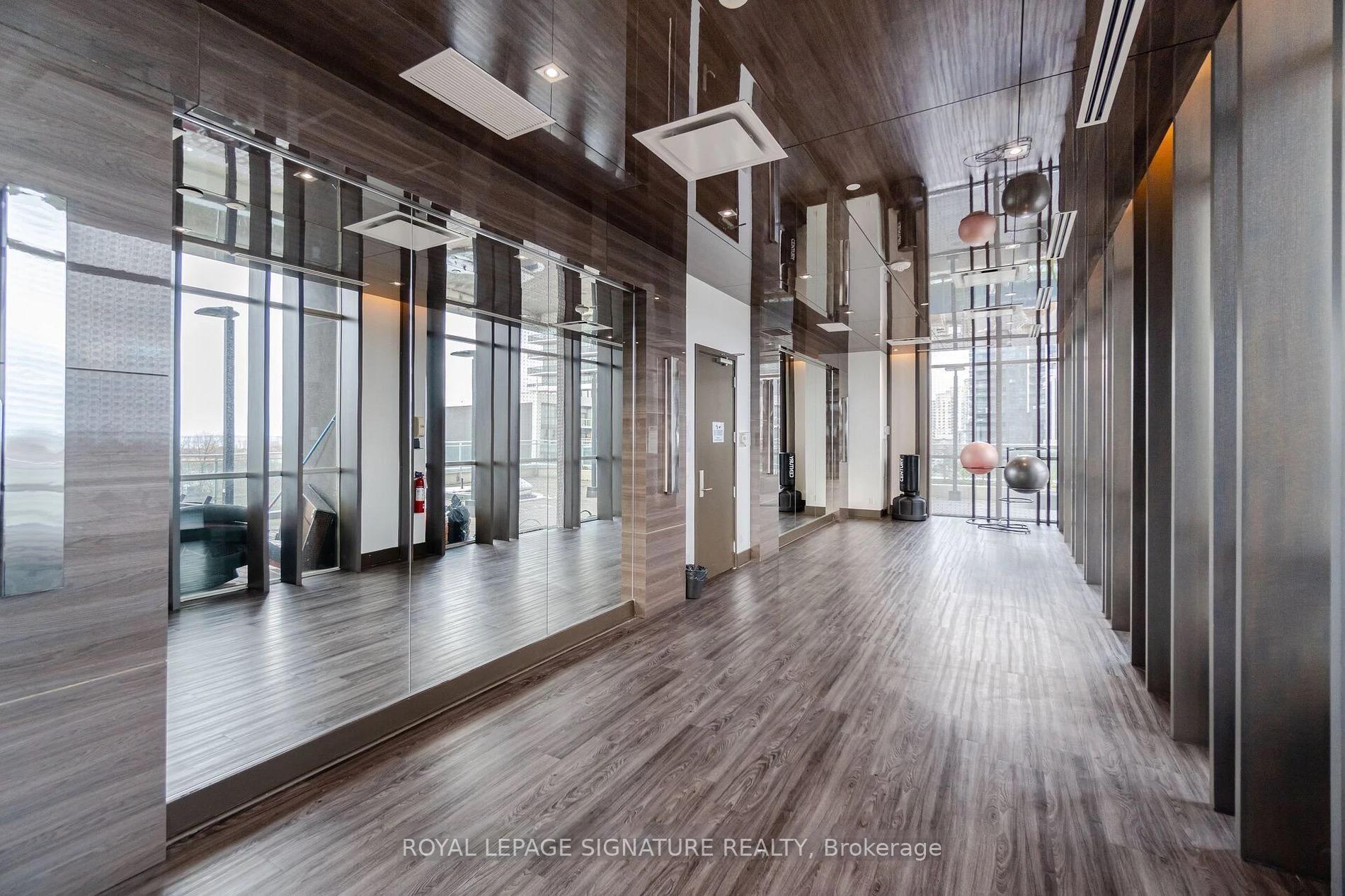 2 Bedrooms Condo at 33 Shore Breeze, Toronto For sale