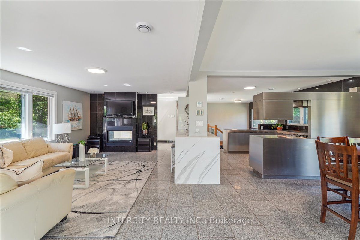 3505 Cochrane Street