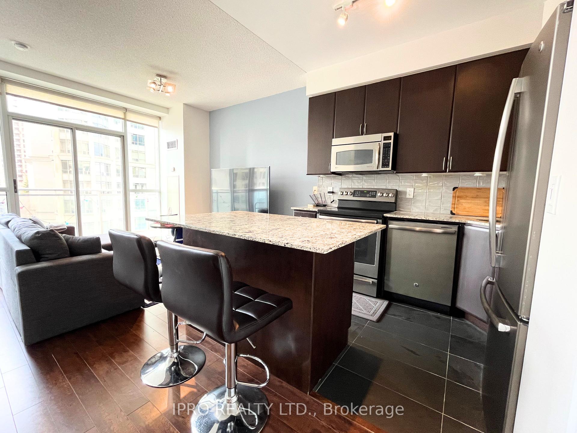1 Bedroom Condo at 225 Webb,  Mississauga For sale