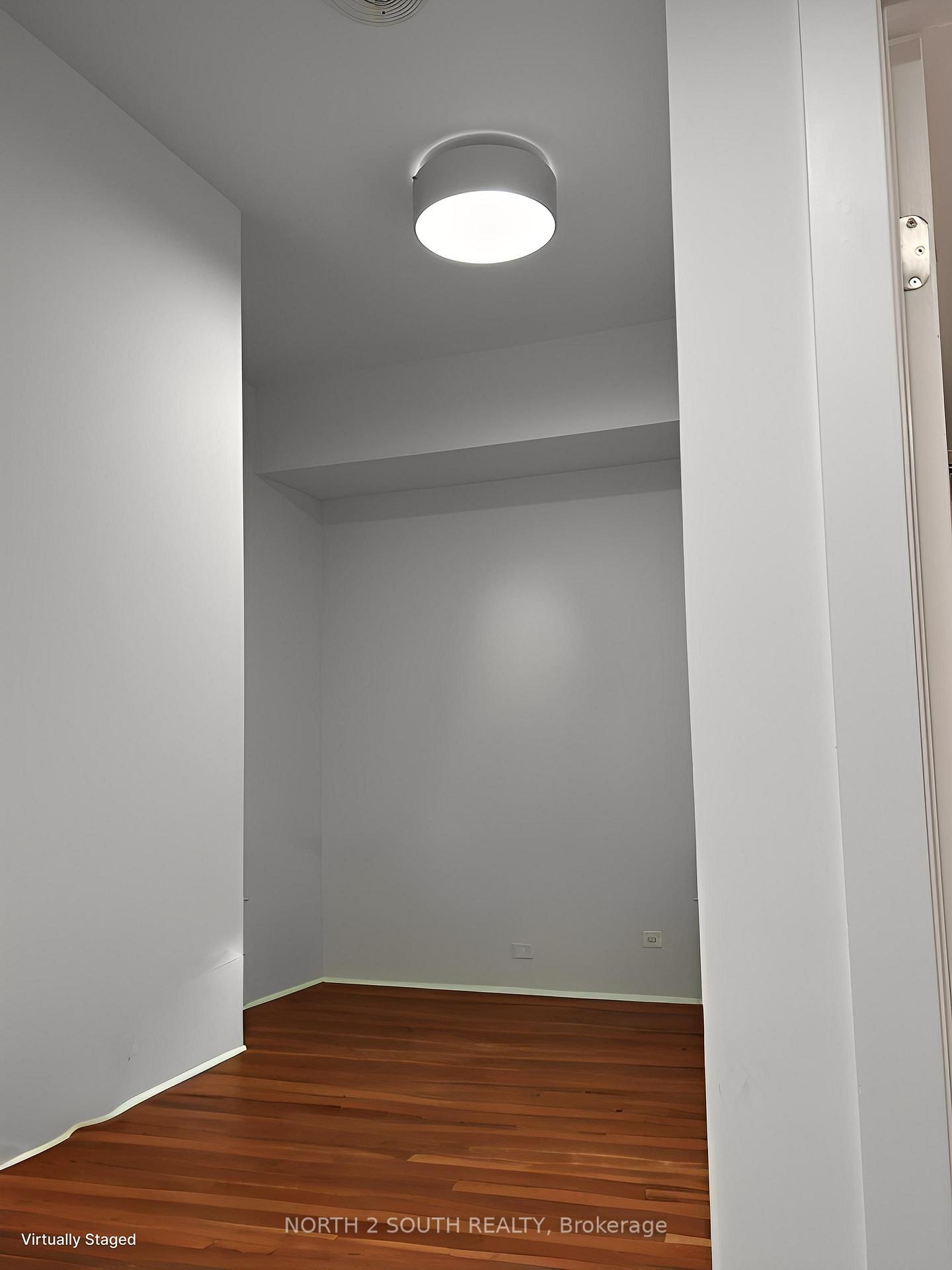 2 Bedrooms Condo at 357 King,  Toronto For sale