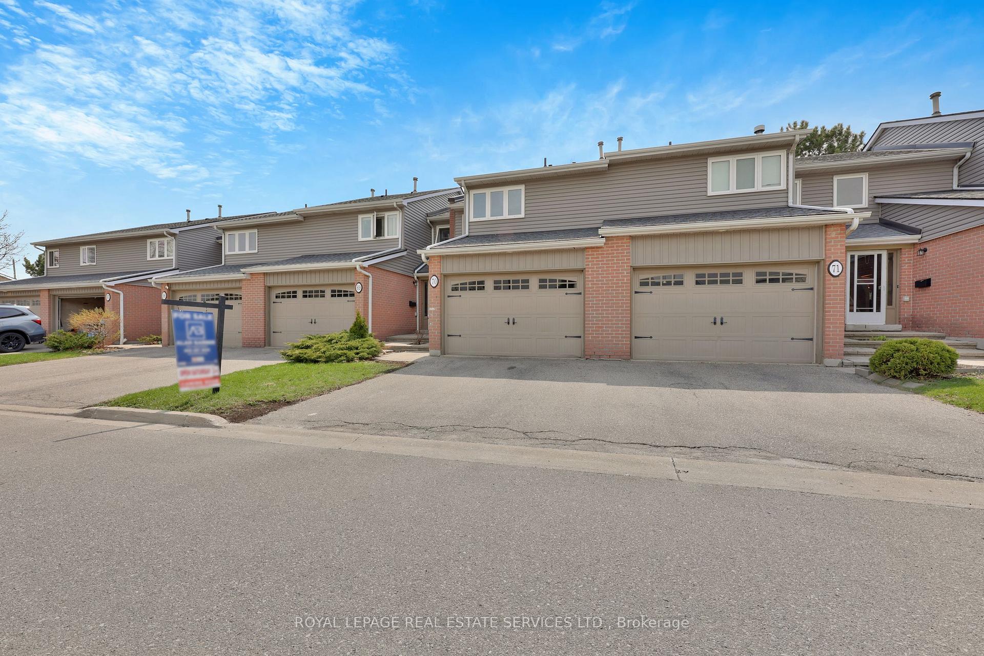 3 Bedrooms Condo at 3125 Fifth, Mississauga For sale