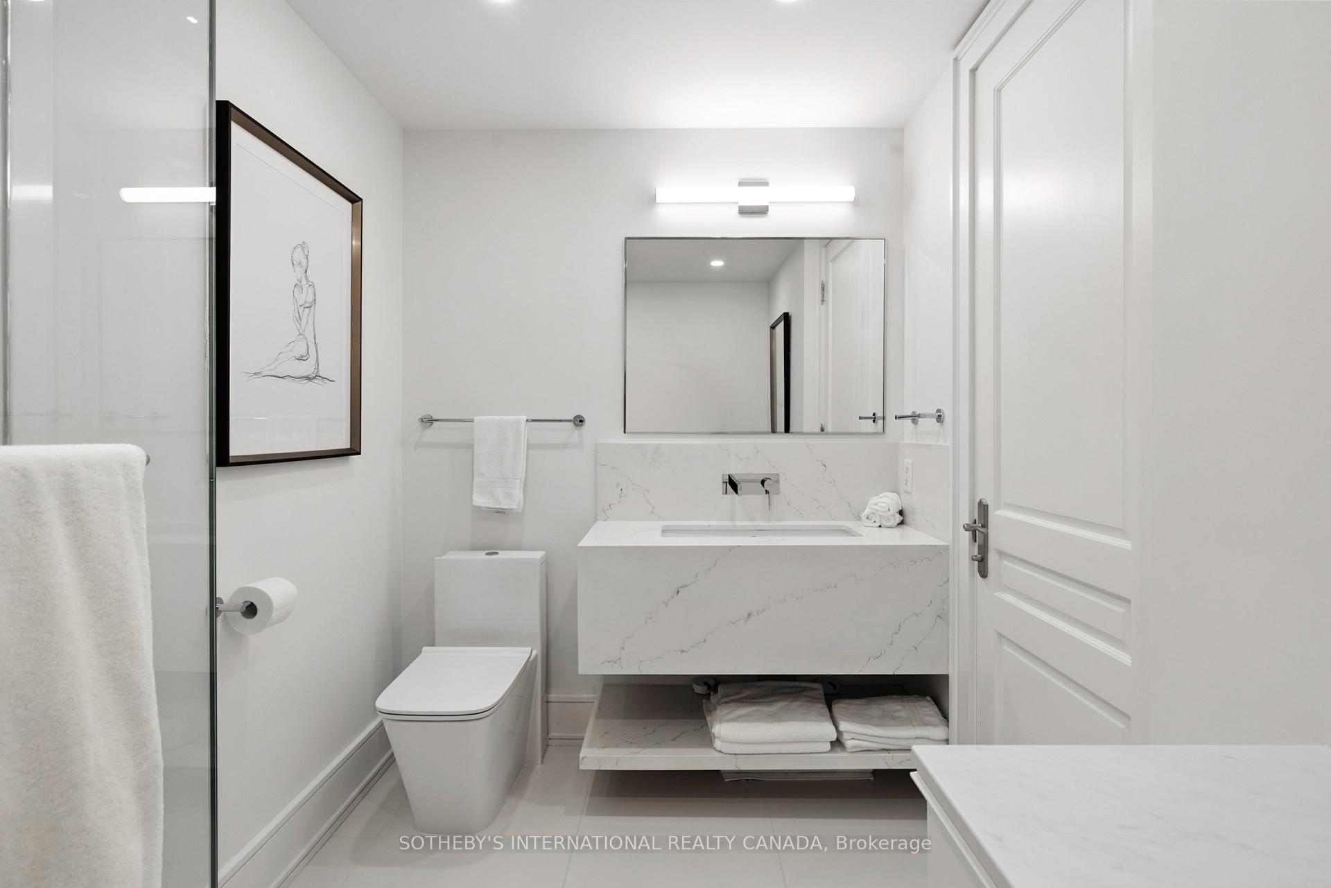 2 Bedrooms Condo at 10 Bellair, Toronto For sale