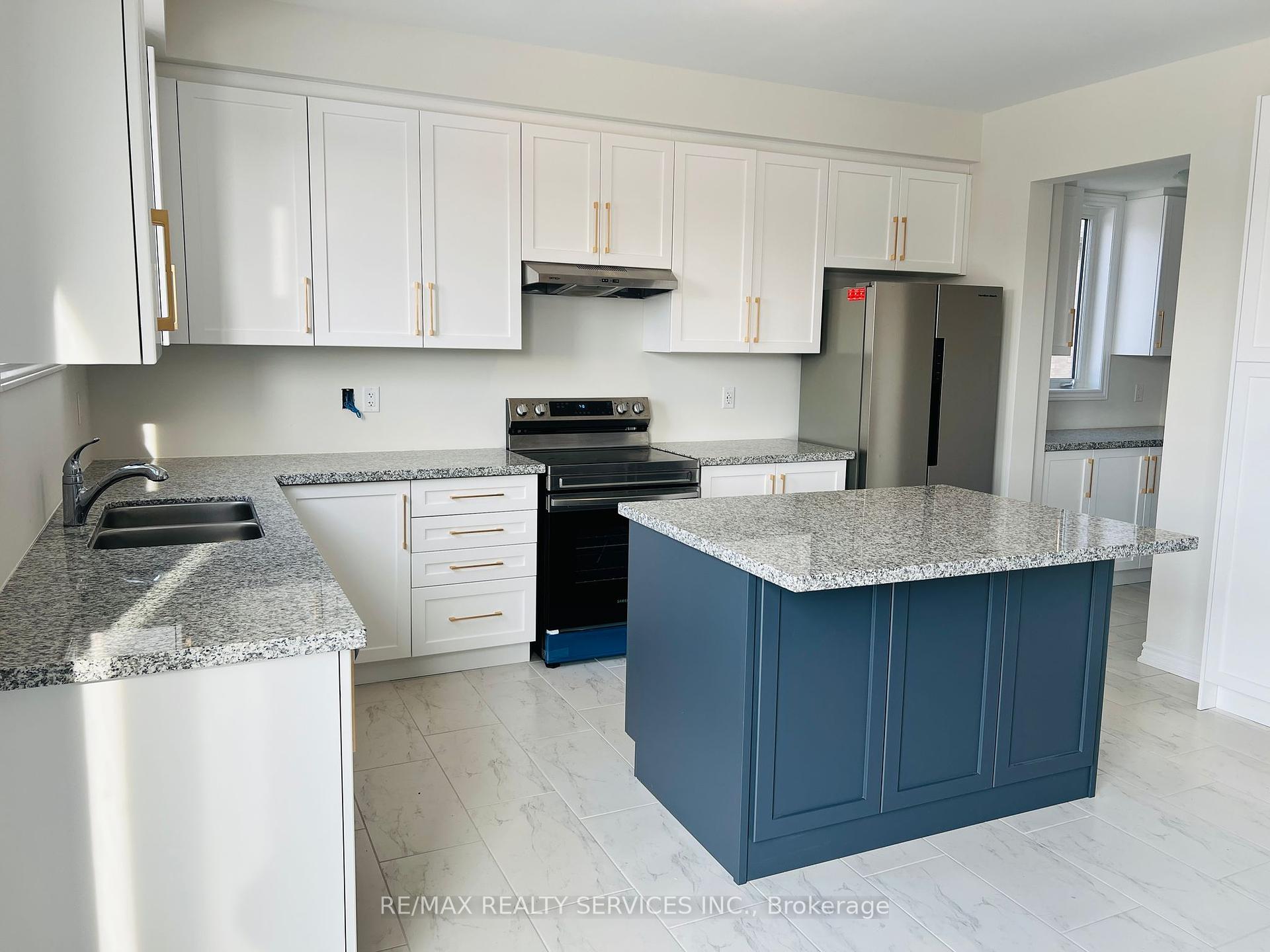 13 Del Ray Crescent, Wasaga Beach, ON L9Z 0N7