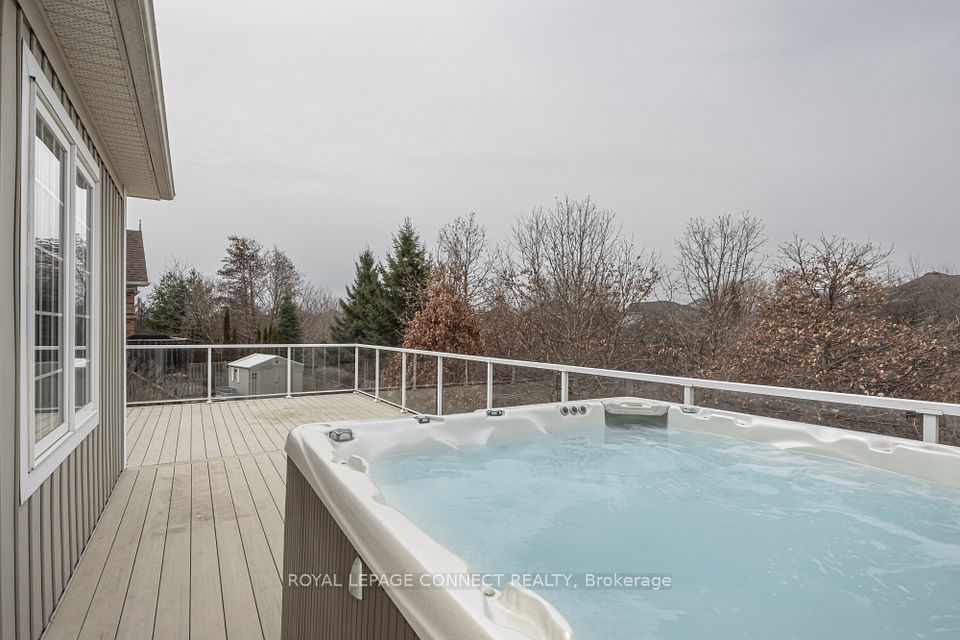 Hot tub to relax and enjoy.