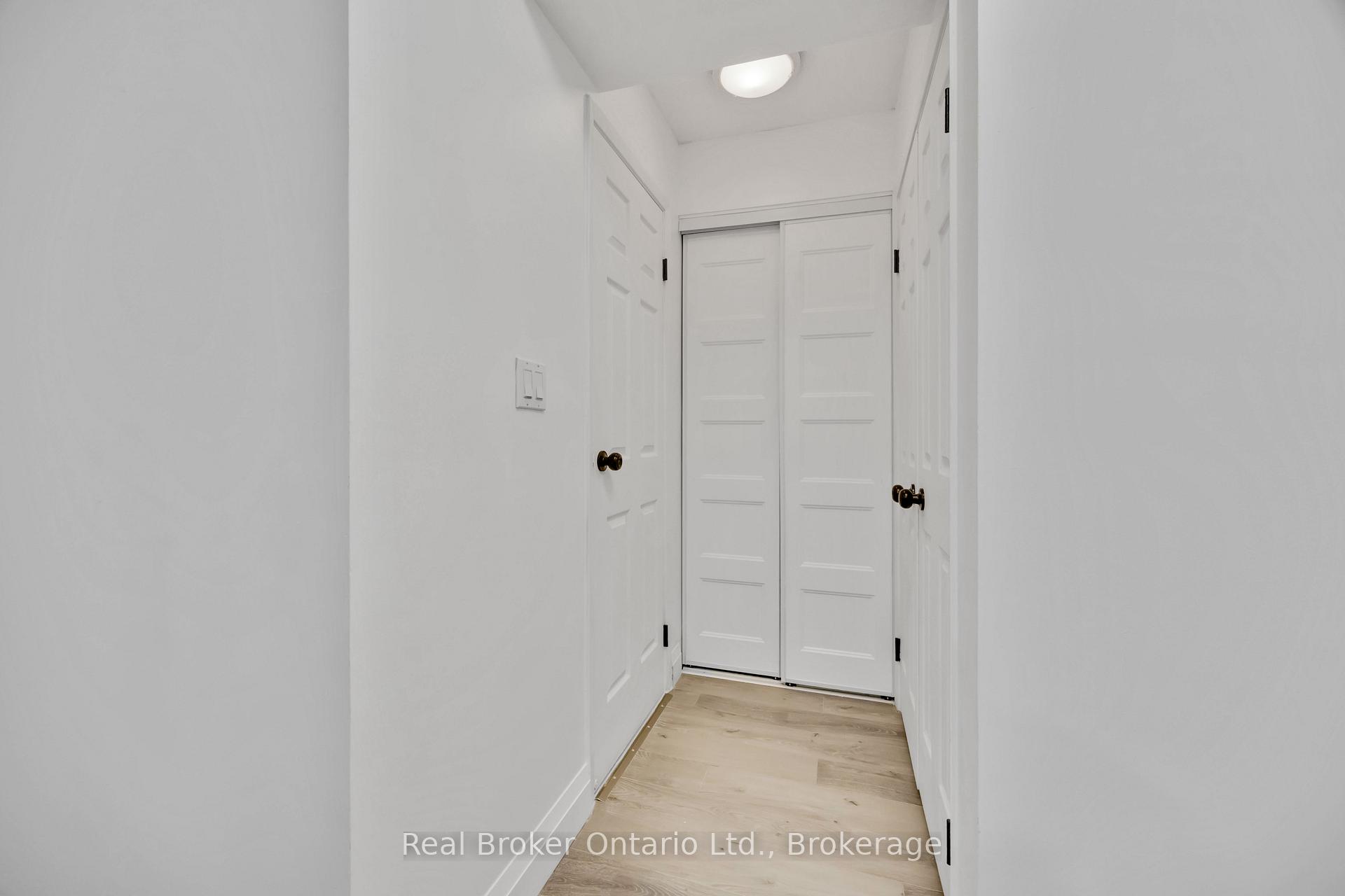 2 Bedrooms Condo at 222 The Esplanade, Toronto For sale