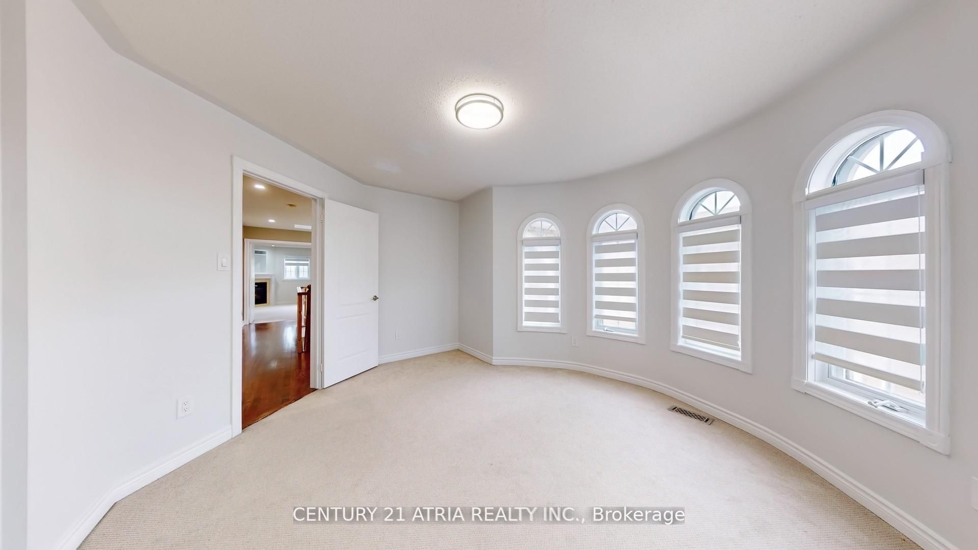 323 Bristol Road E