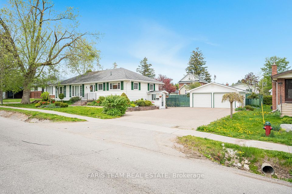 366 Mississaga Street, Orillia, ON L3V 3C3