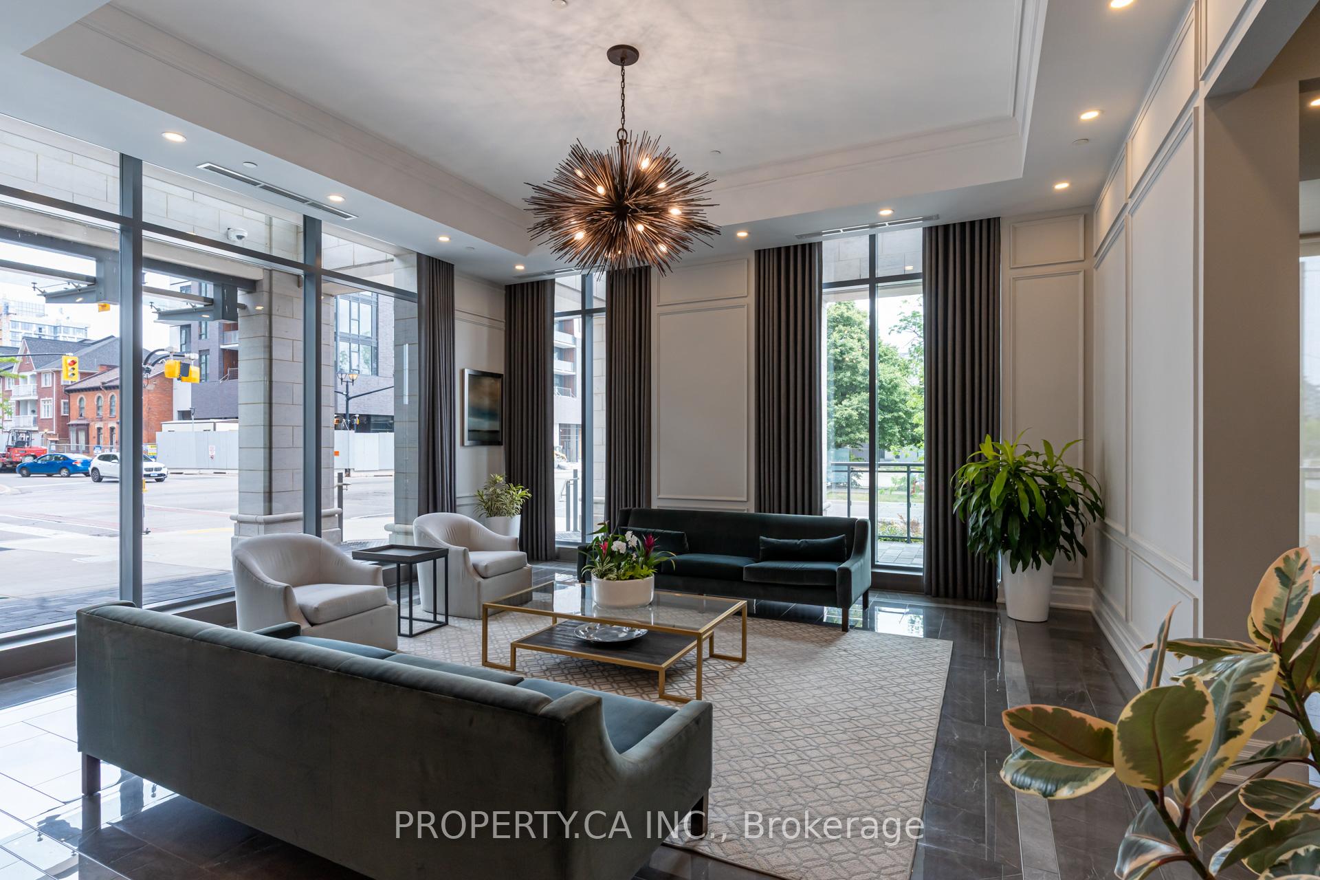3 Bedrooms Condo at 2060 Lakeshore, Burlington For sale