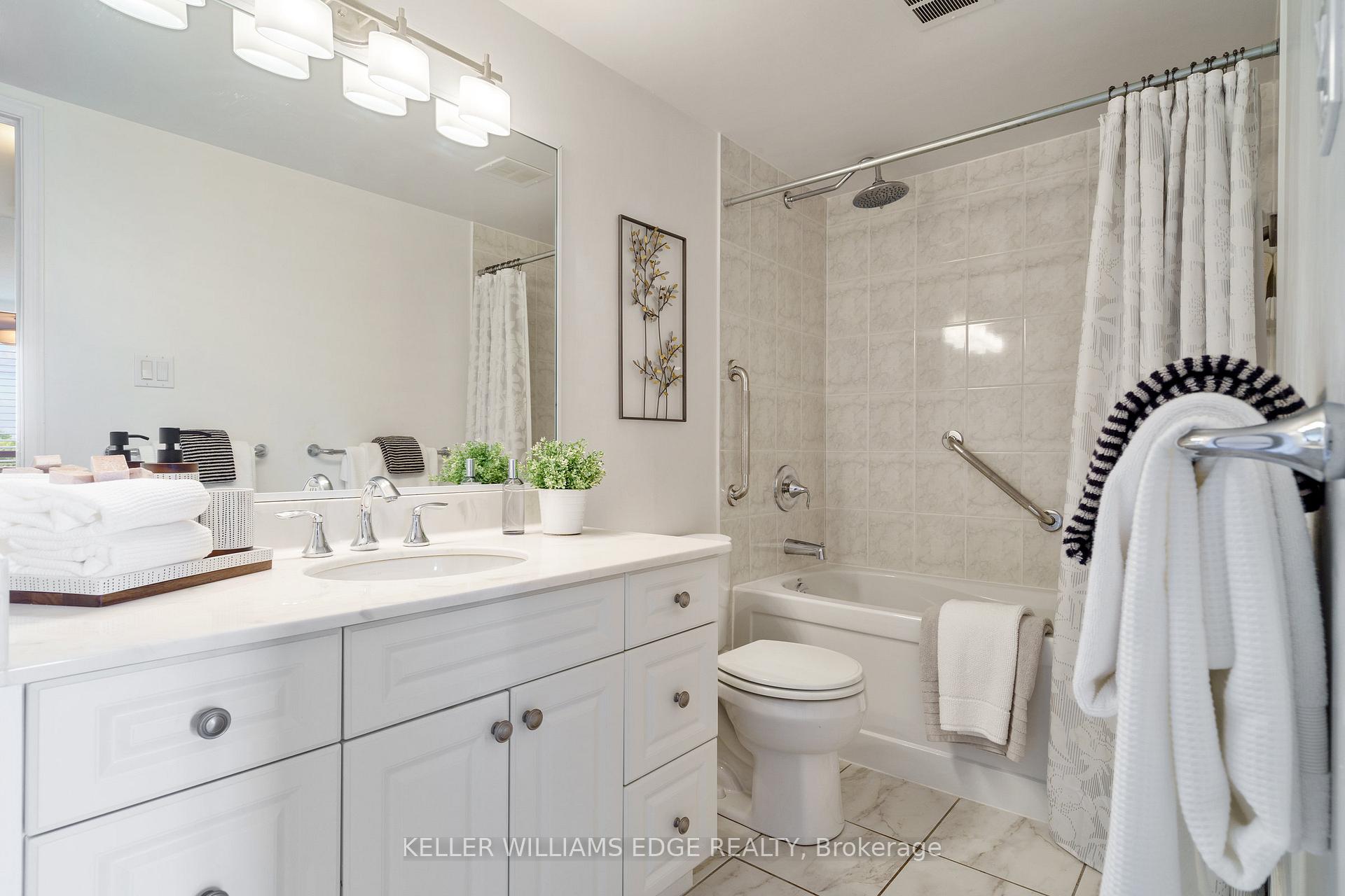 2 Bedrooms Condo at 5090 Pinedale, Burlington For sale