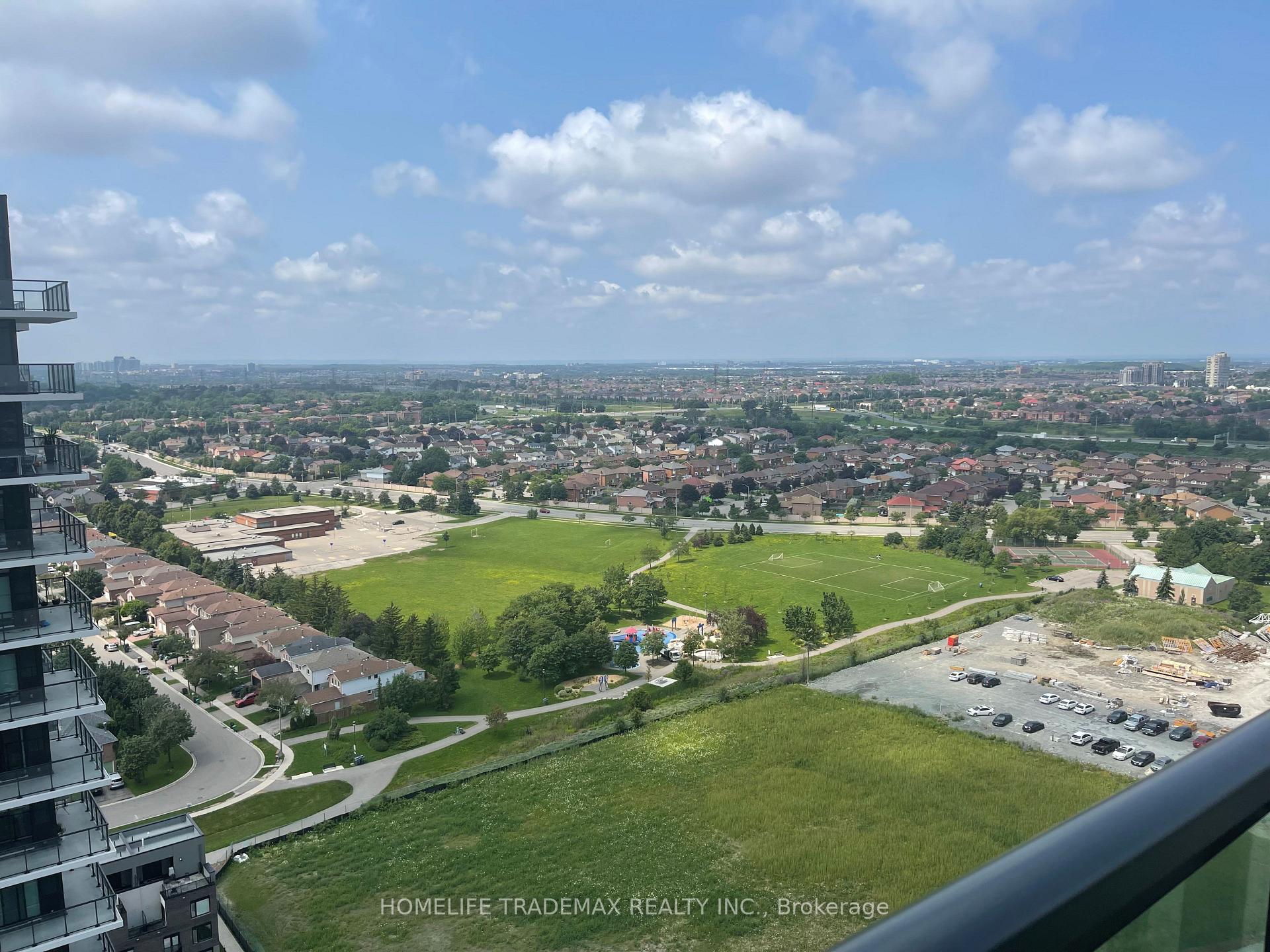 3 Bedrooms Condo at 4099 Brickstone, Mississauga For sale