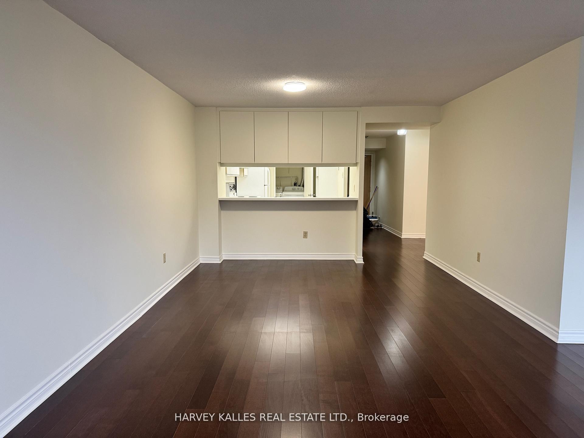 2 Bedrooms Condo at 5 Kenneth, Toronto For sale