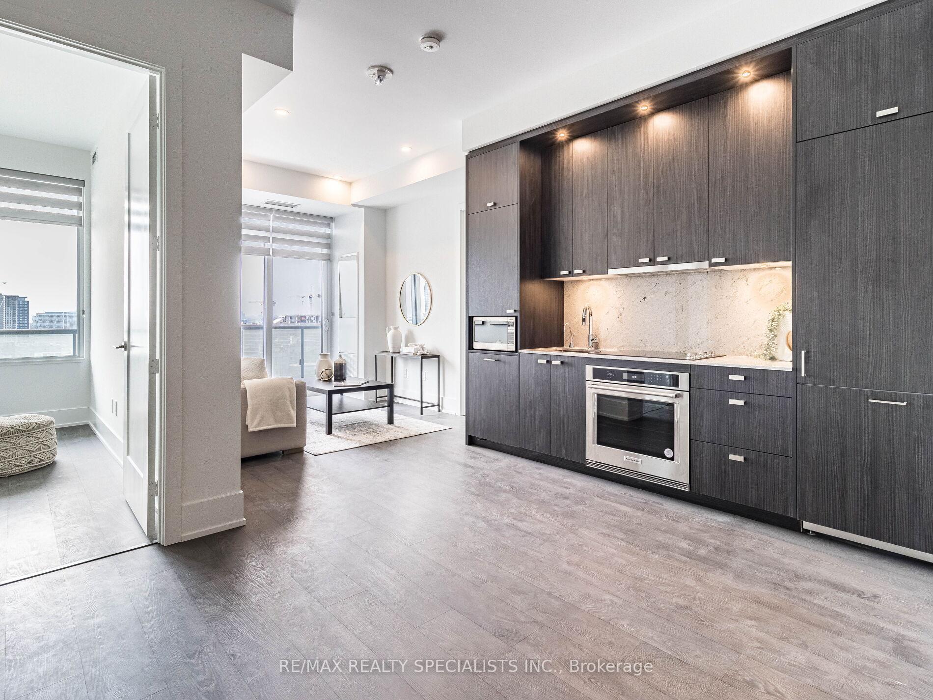 3 Bedrooms Condo at 480 Front,  Toronto For sale