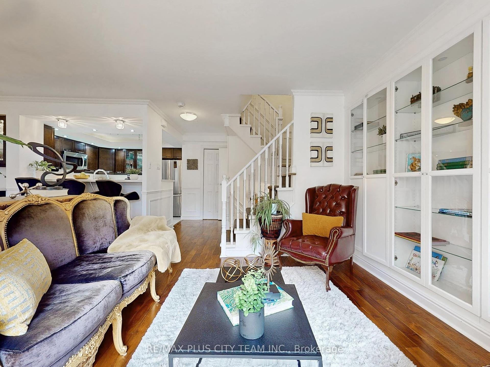 4 Bedrooms Condo at 60 Homewood, Toronto For sale