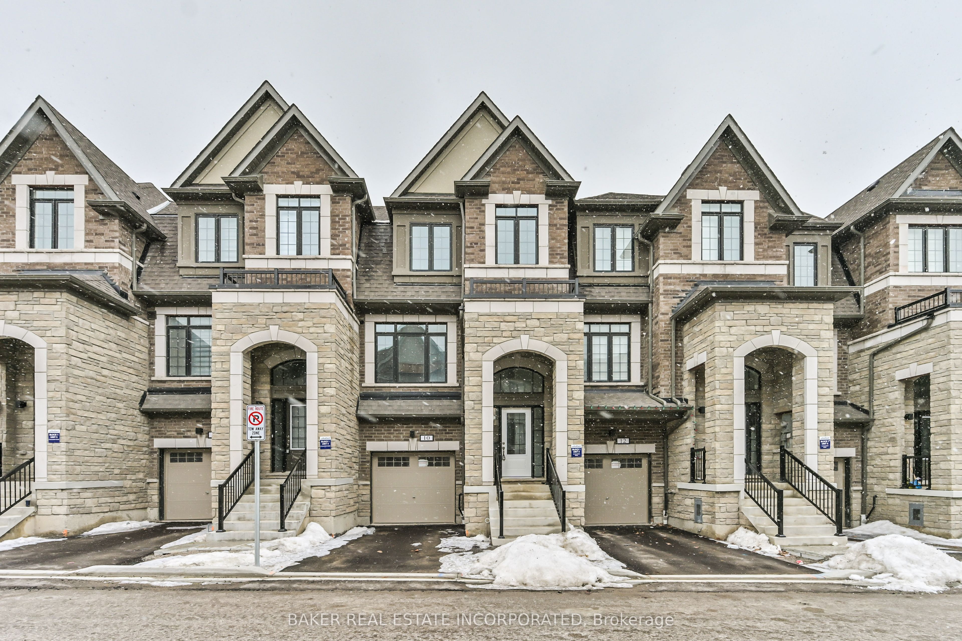 10 Calloway Way, Whitby, ON L1N 0N9
