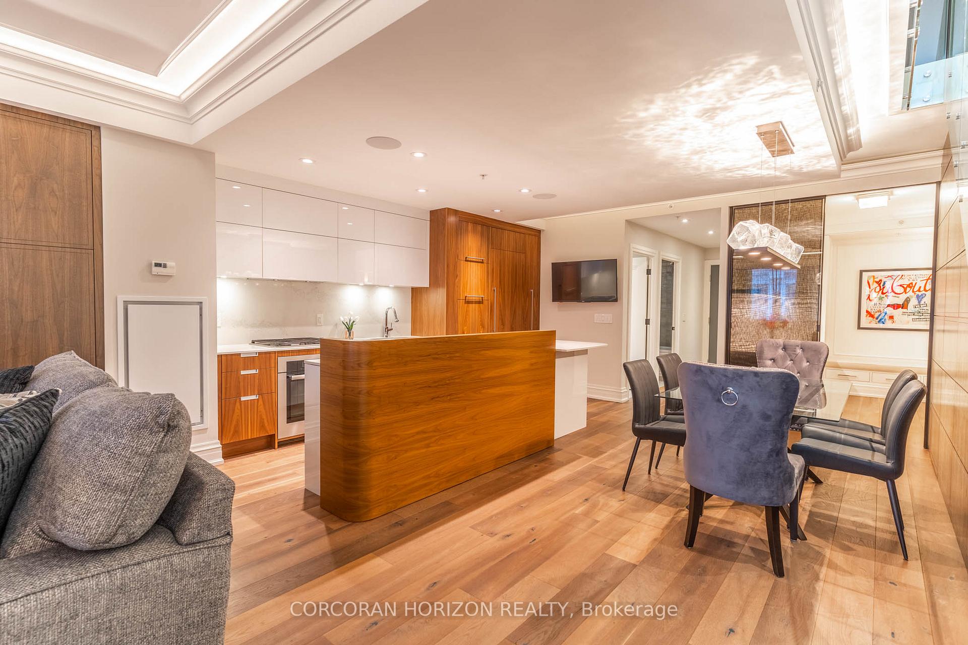 4 Bedrooms Condo at 30 Nelson, Toronto For sale
