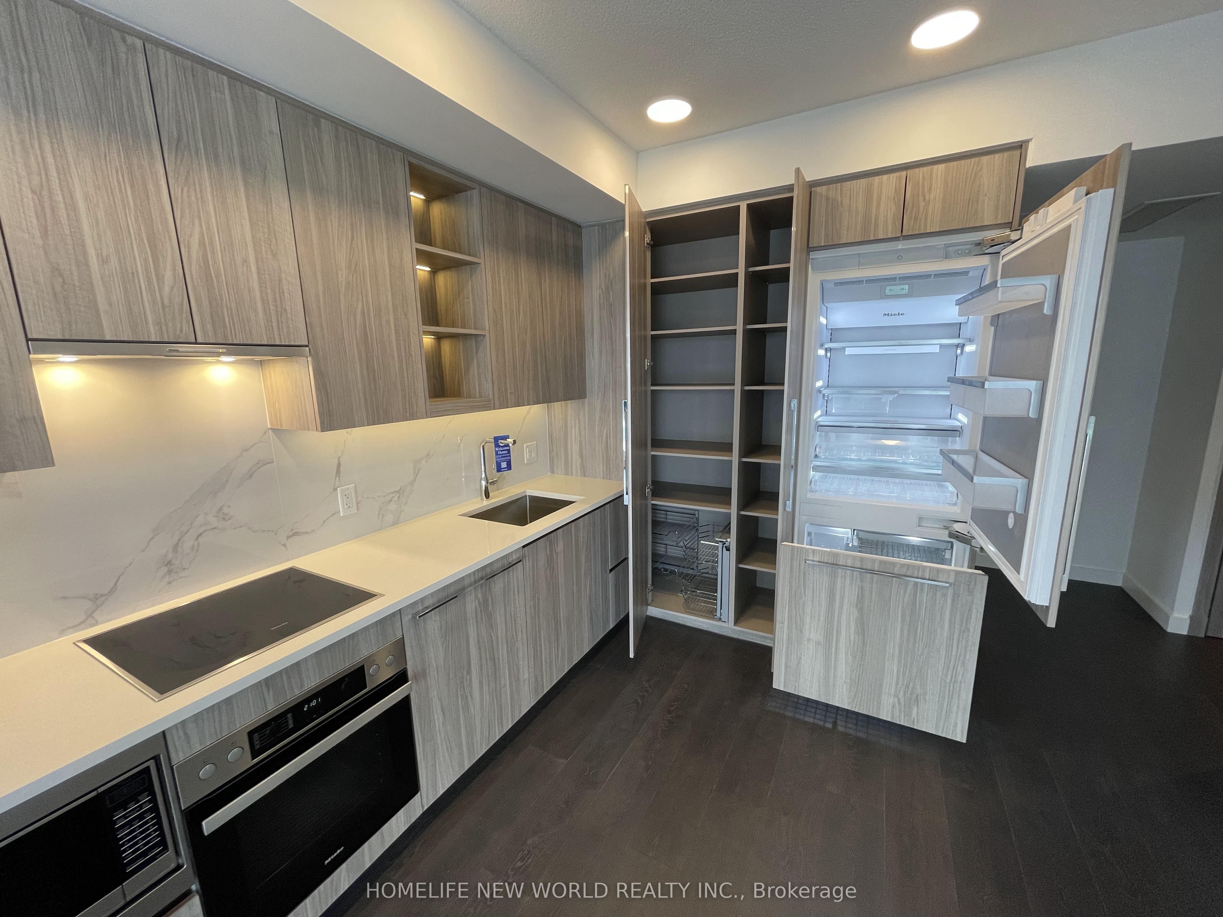 27 Mcmahon Drive, #3001