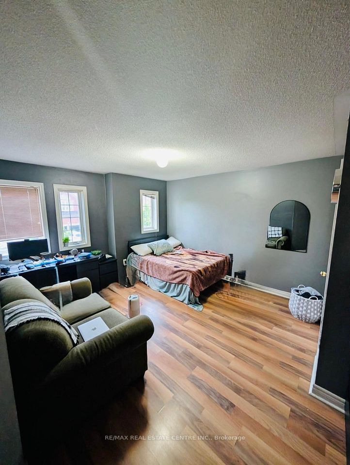 169 COOKE Crescent, Milton, ON L9T 6E5