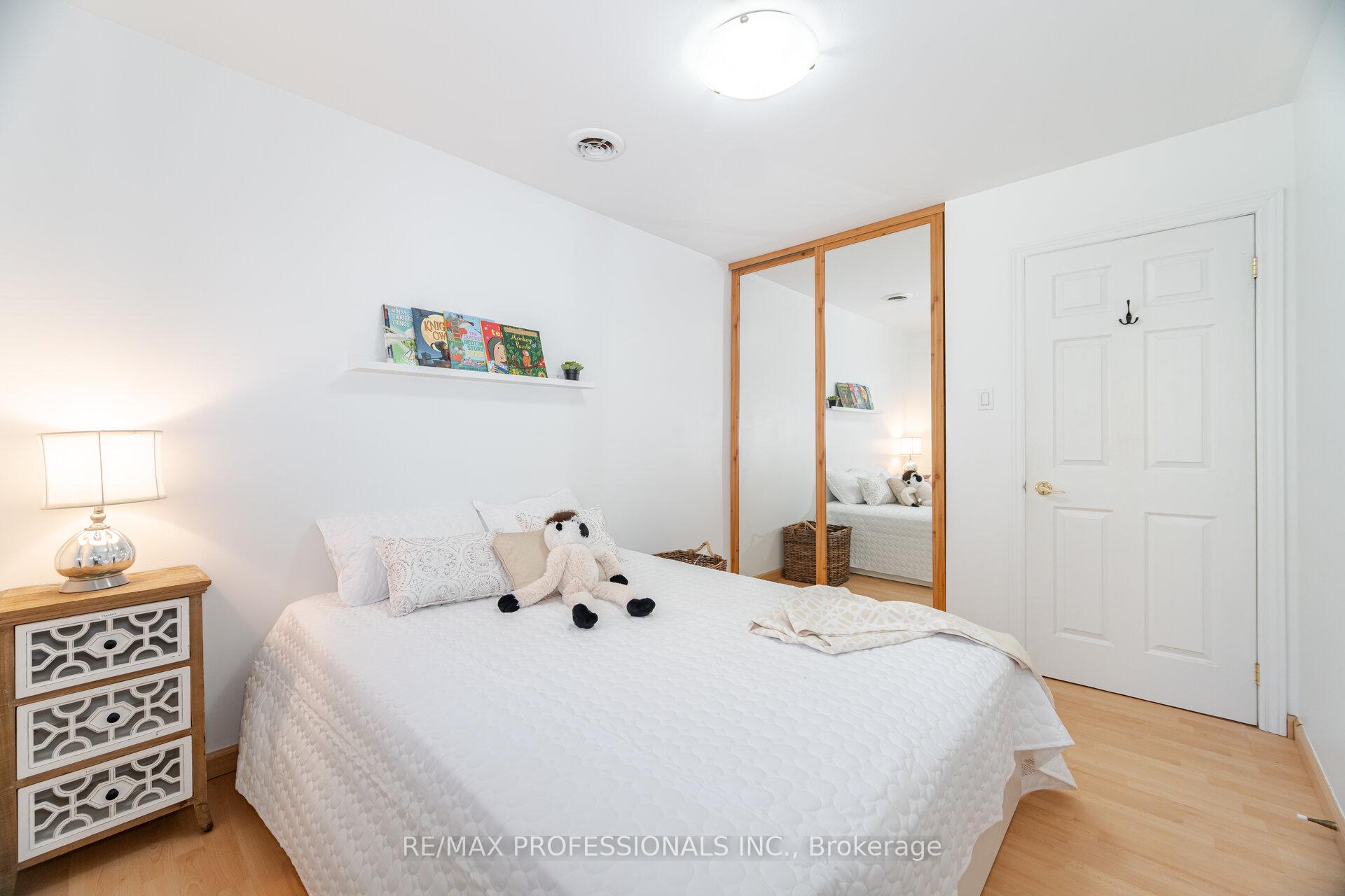 3 Bedrooms Condo at 582 Renforth, Toronto For sale