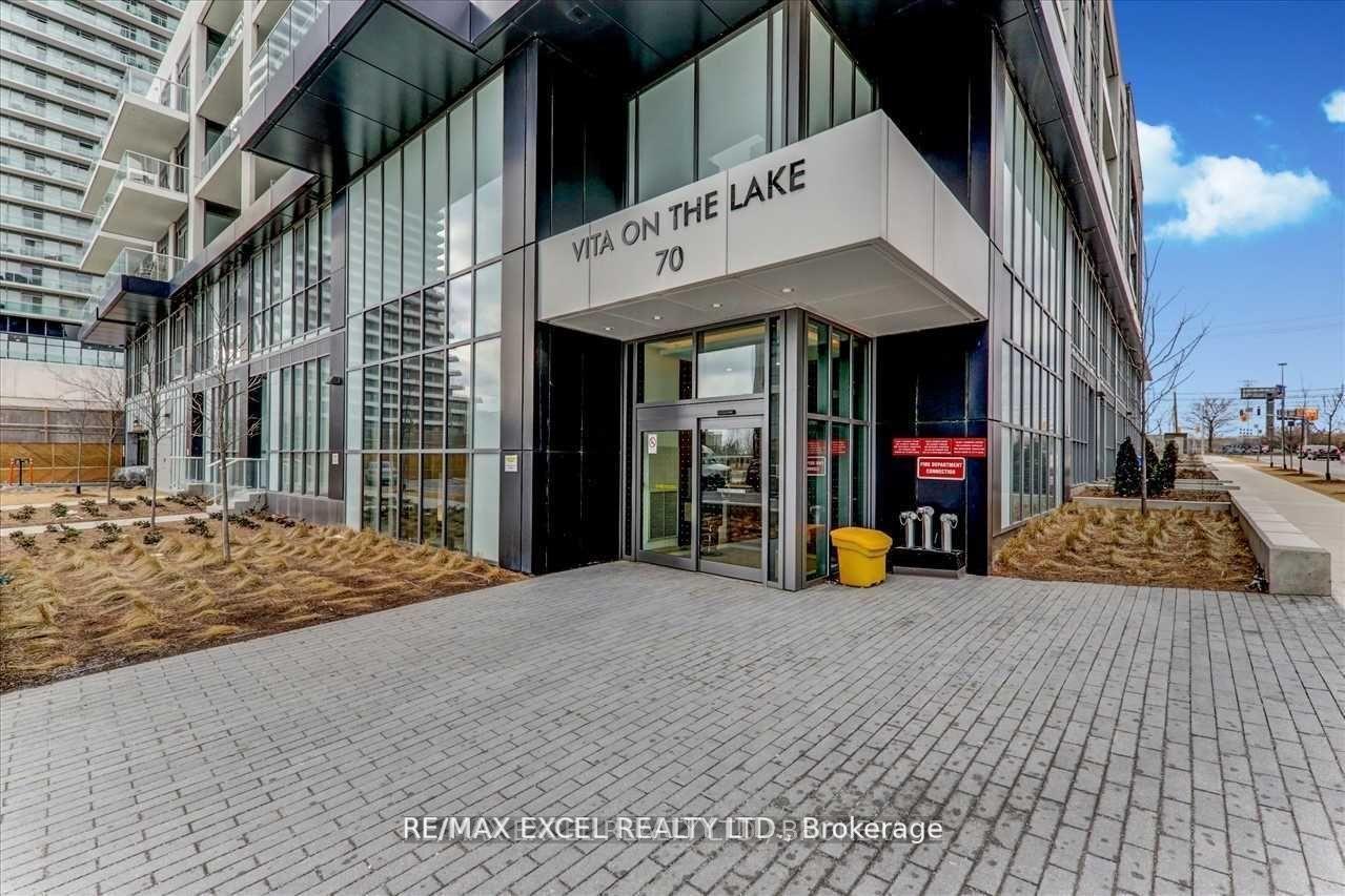 2 Bedrooms Condo at 70 Annie Craig, Toronto For sale