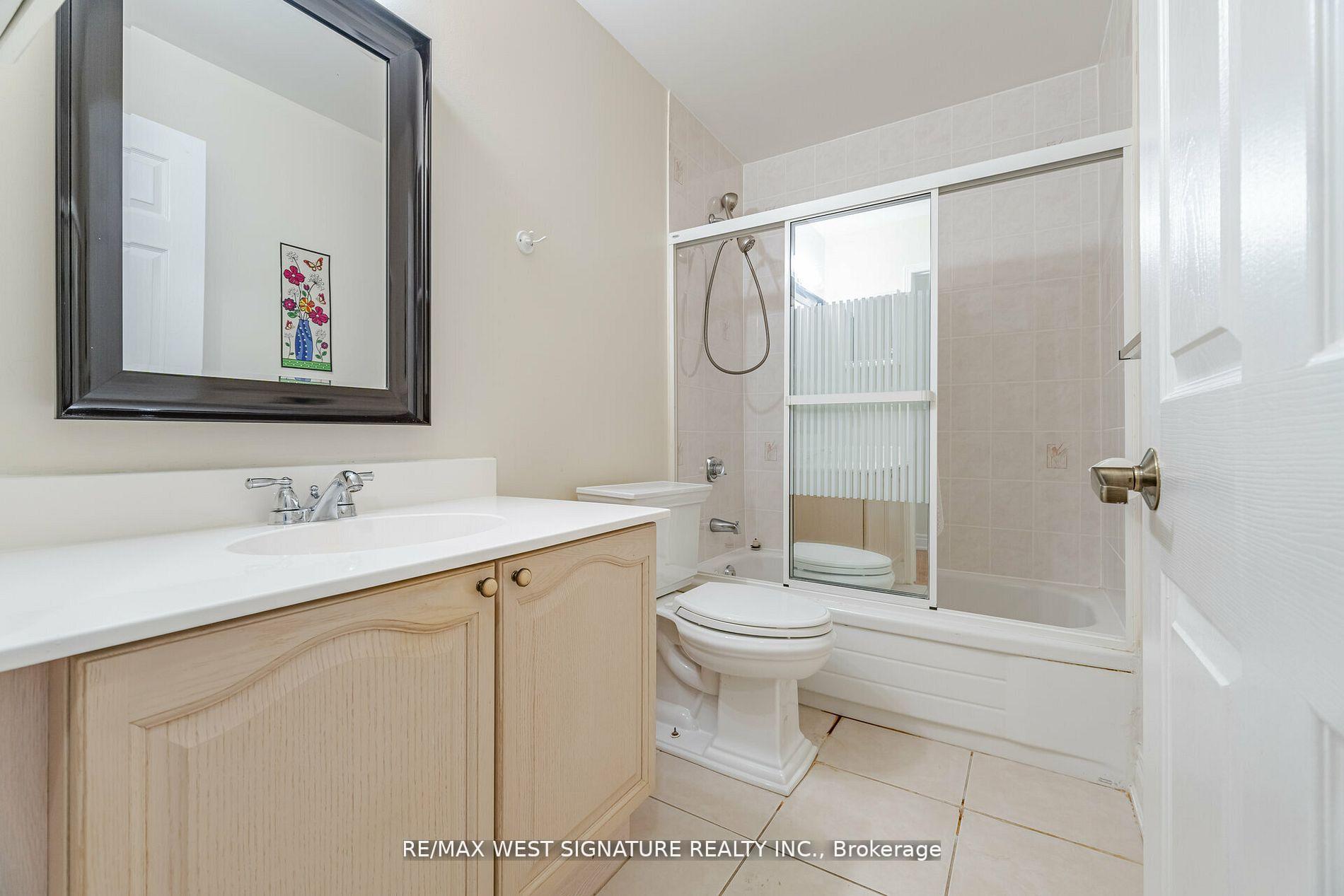 2 Bedrooms Condo at 75 Treelawn,  Vaughan For sale