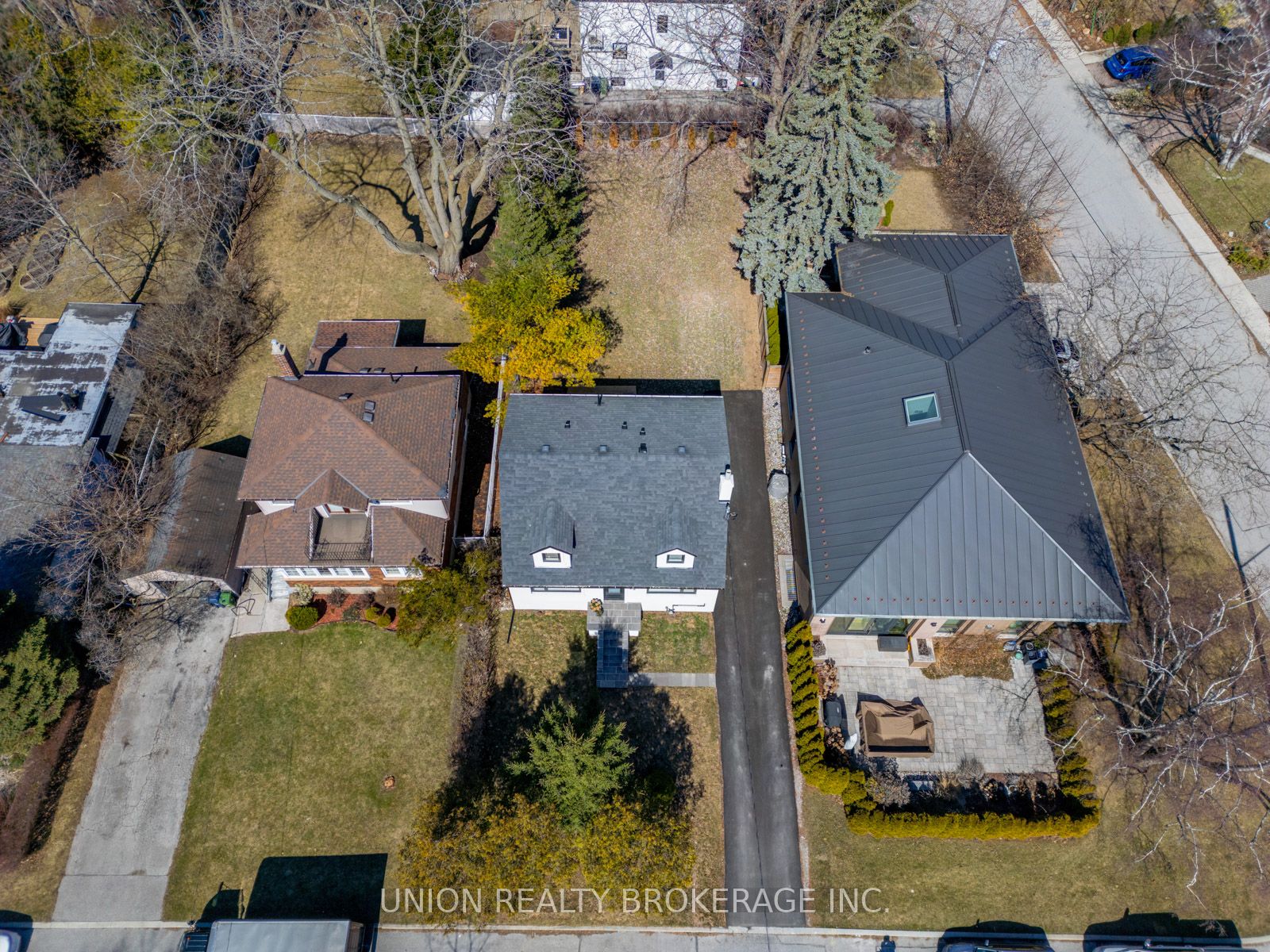22 Cliffcrest Drive
