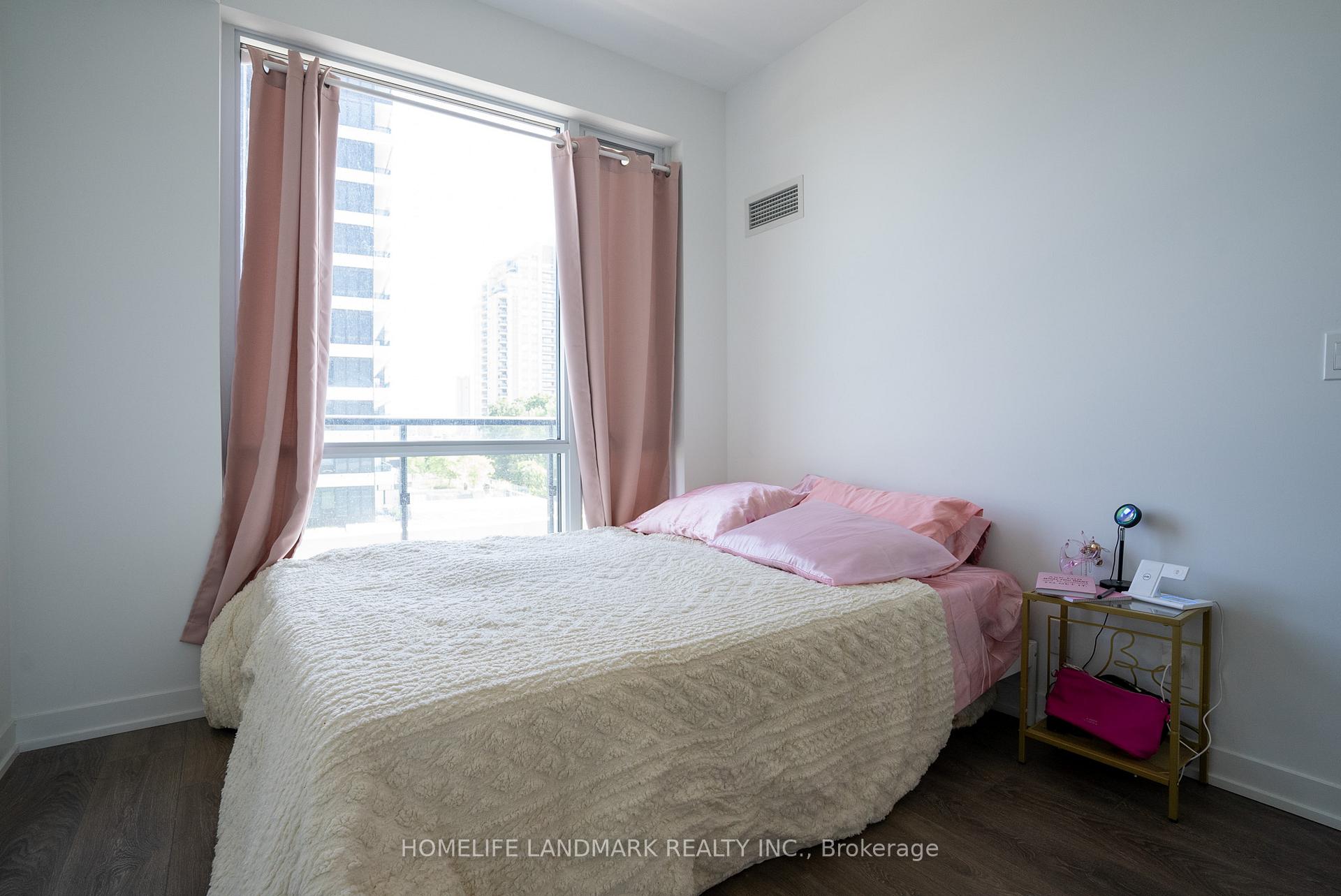 1 Bedroom Condo at 7950 bathurst, Vaughan For sale