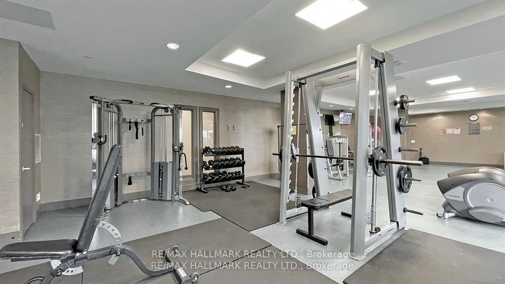 7161 Yonge Street, #2135
