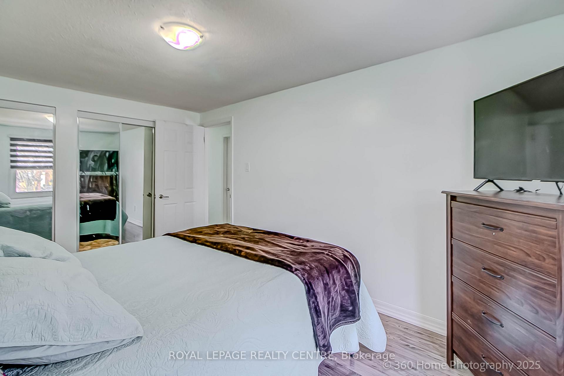 3 Bedrooms Condo at 5878 Montevideo, Mississauga For sale