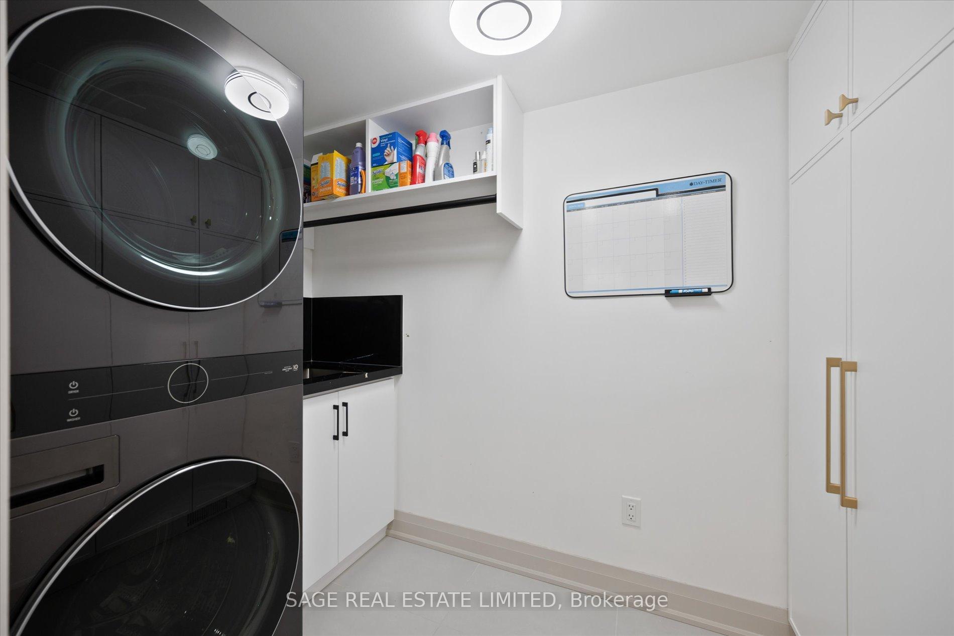 3 Bedrooms Condo at 160 Frederick, Toronto For sale