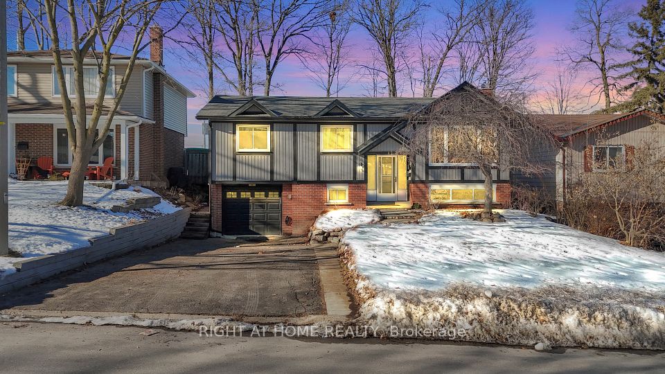 42 Farmingdale Crescent