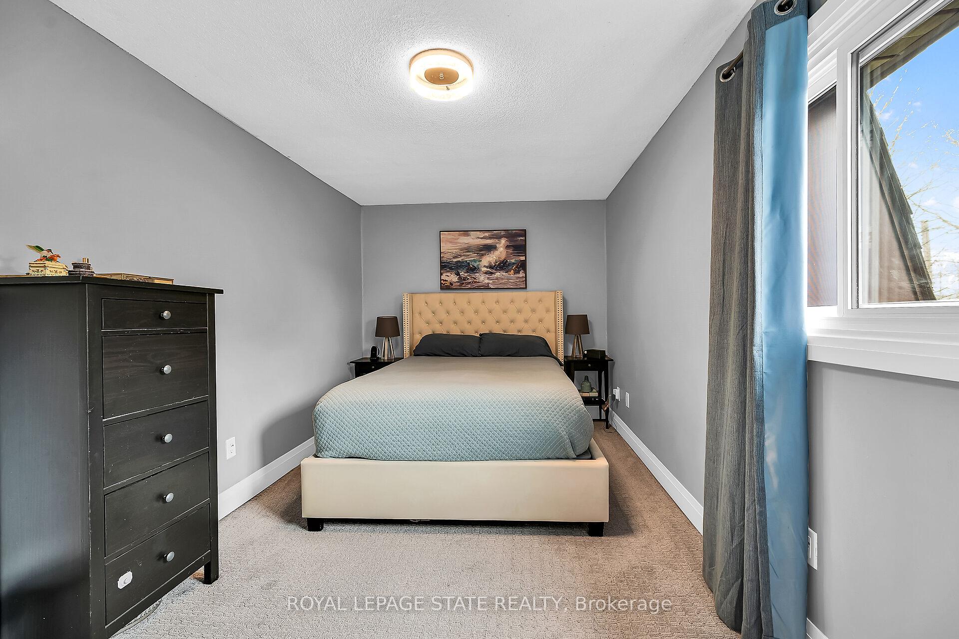 3 Bedrooms Condo at 444 Stone Church, Hamilton For sale