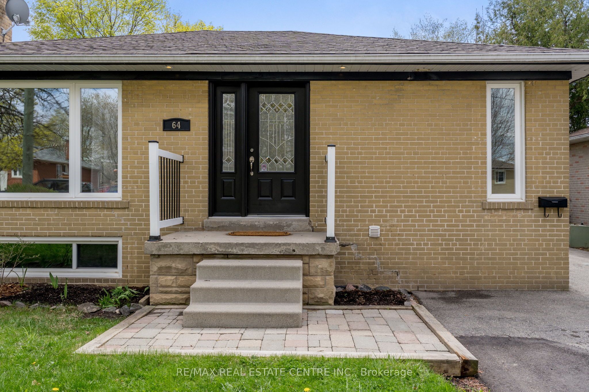 64 Prince Charles Drive, Halton Hills, ON L7G 3V3
