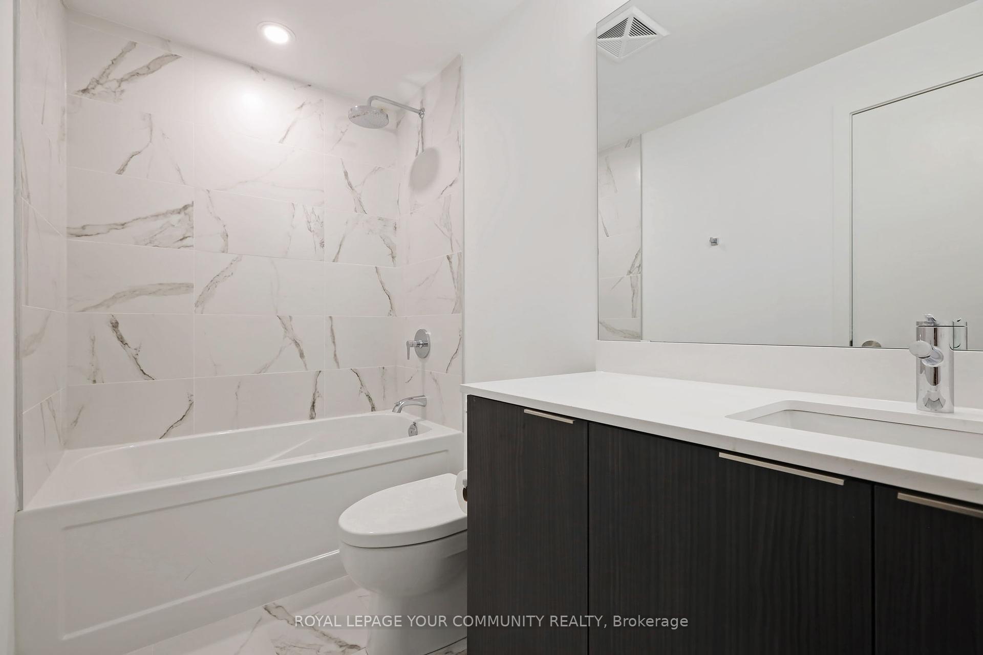 2 Bedrooms Condo at 8 Olympic Garden, Toronto For sale