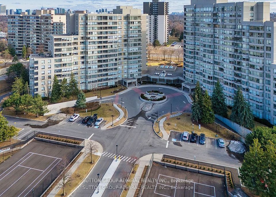 #602 - 11 Townsgate Drive, Vaughan, ON L4J 8G4