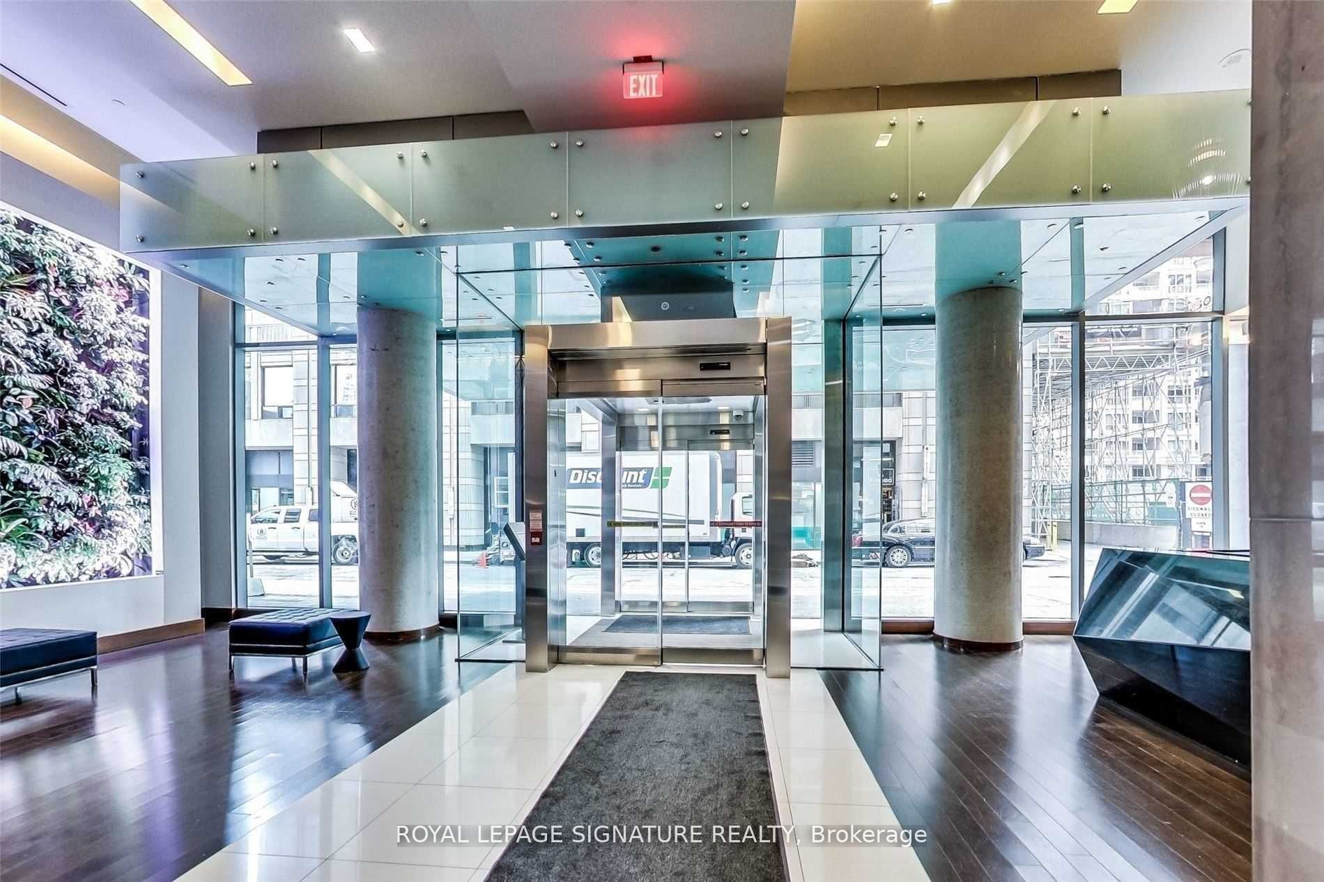 8 Mercer Street, #211