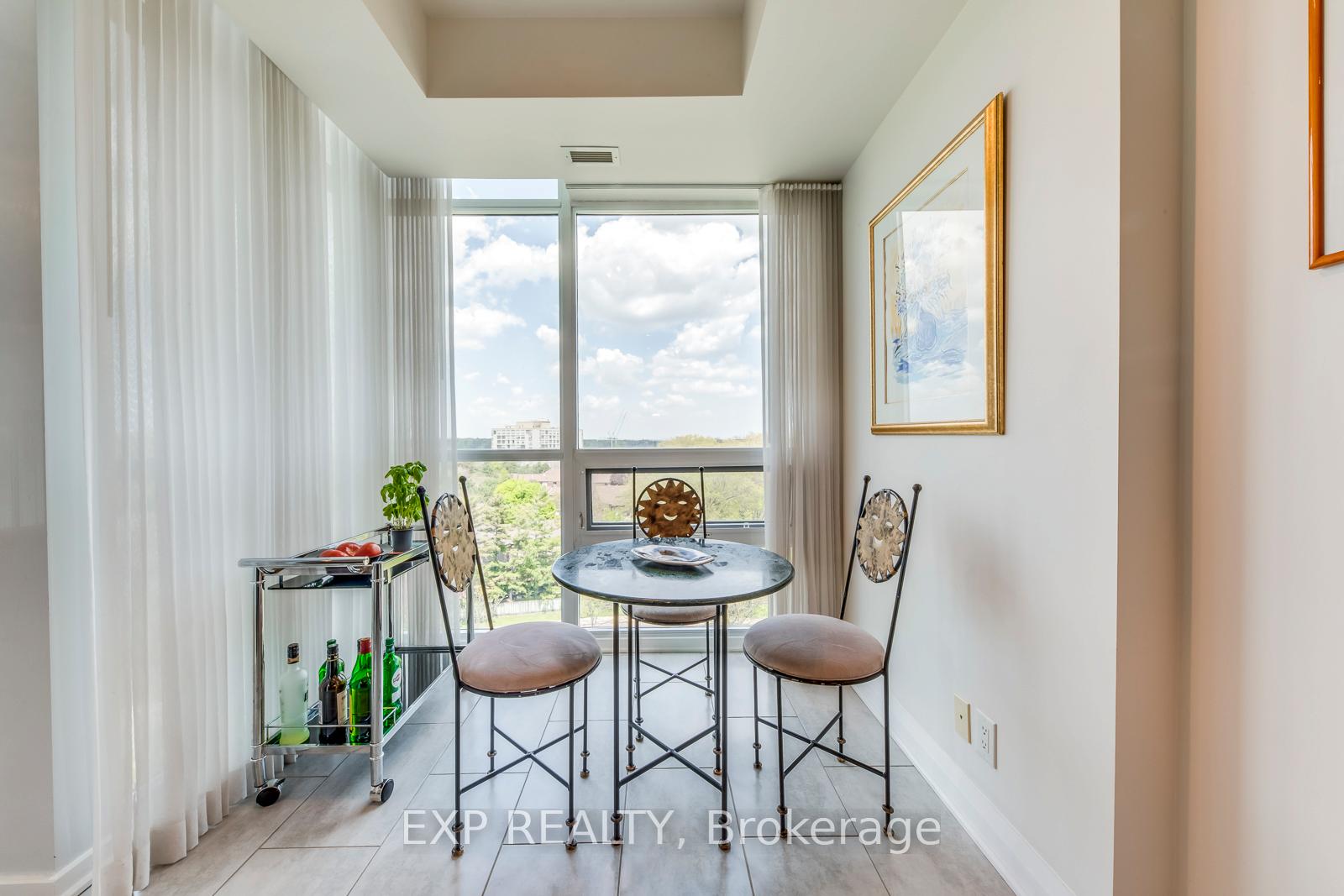 3 Bedrooms Condo at 1055 Southdown, Mississauga For sale