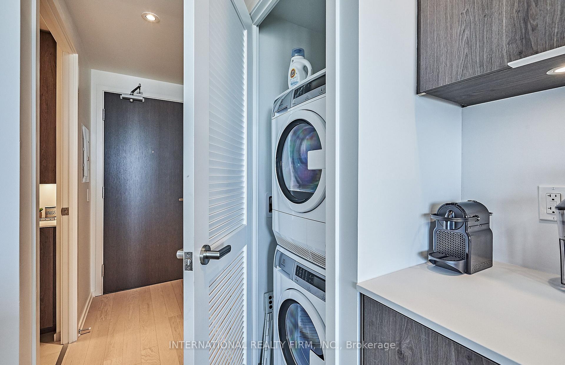 2 Bedrooms Condo at 16 Bonnycastle, Toronto For sale