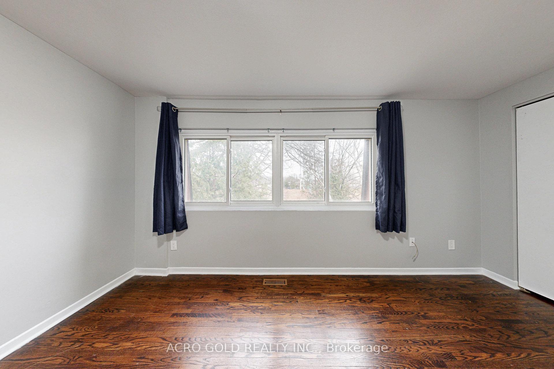 4 Bedrooms Condo at 441 Military,  Toronto For sale
